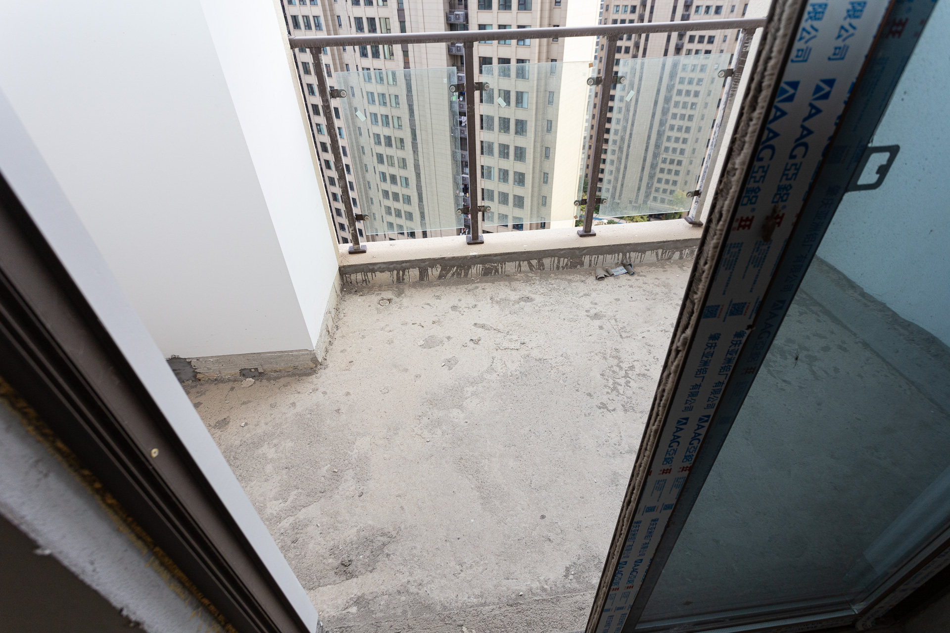 润和湘江天地D区 4室2厅2卫 121.8万 润和湘江天地D区 4室2厅2卫 121.8万阳台