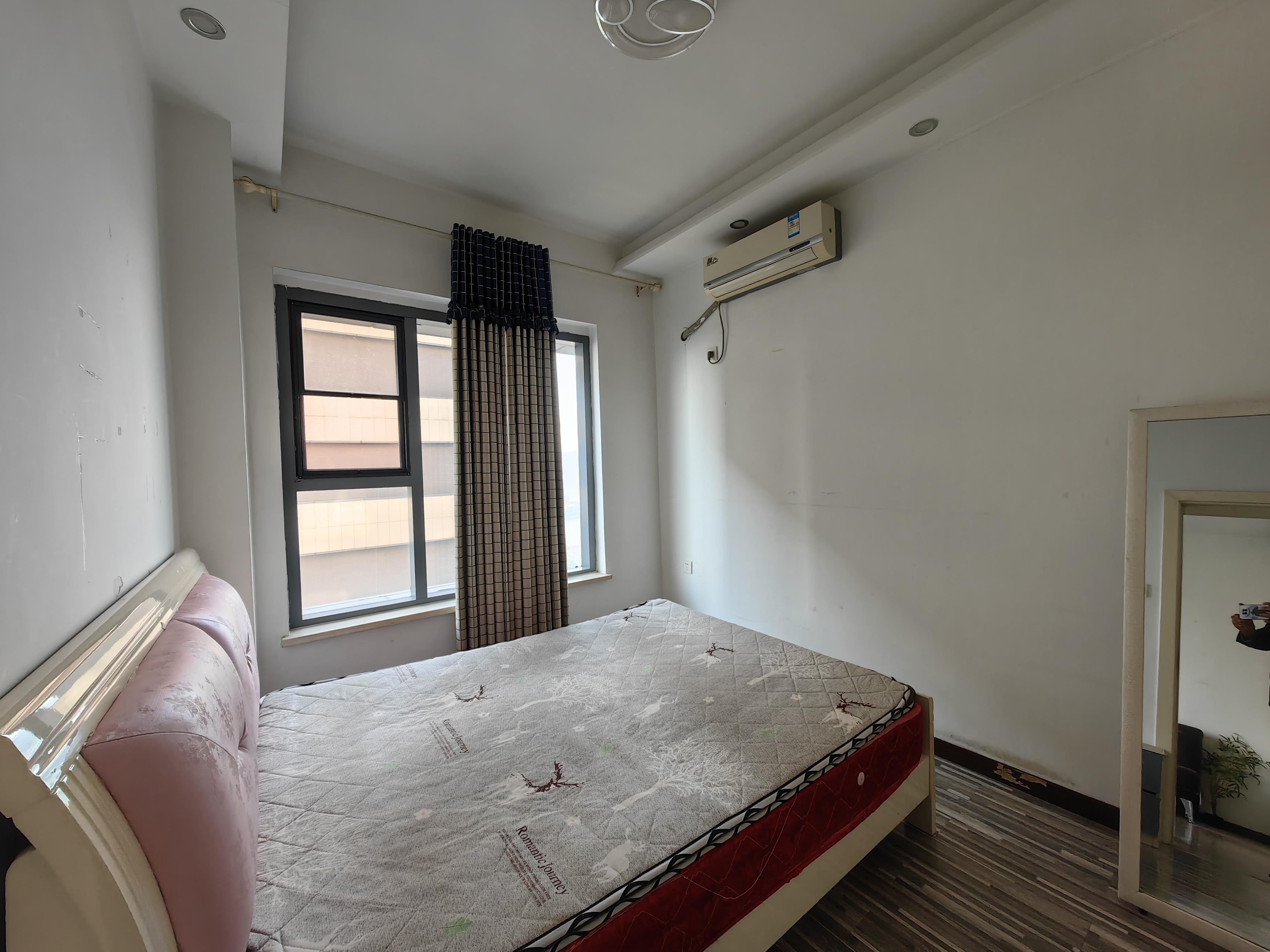 东怡外国(南湖一号) 2室1厅1卫 2600.0元/月 东怡外国(南湖一号) 2室1厅1卫 2600.0元/月室内图