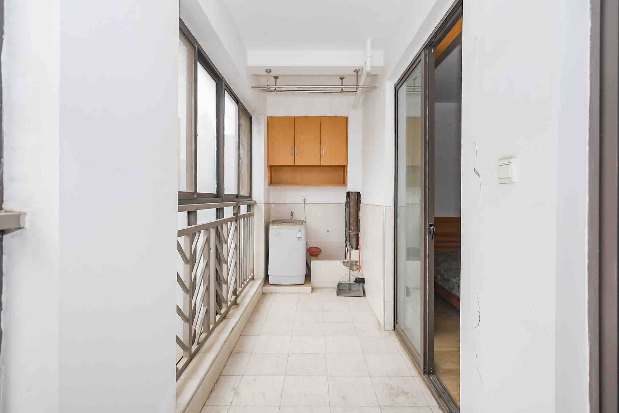 旭辉藏郡(藏郡、旭湘华府) 3室2厅1卫 1900.0元/月 旭辉藏郡(藏郡、旭湘华府) 3室2厅1卫 1900.0元/月室内图