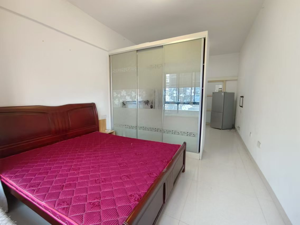 慈善大厦  1室1厅1卫    1100.0元/月 慈善大厦  1室1厅1卫    1100.0元/月室内图