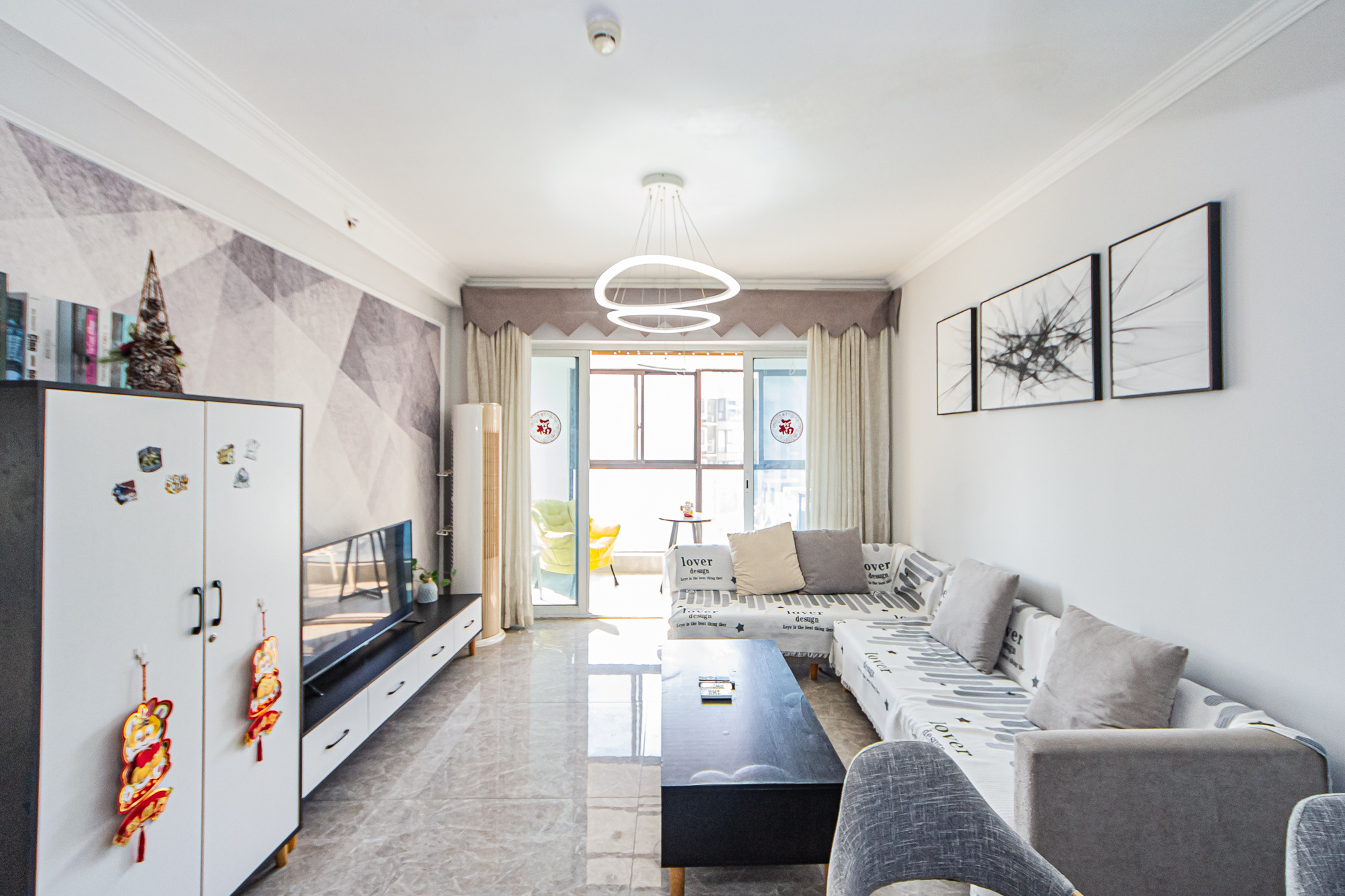 北辰三角洲C2区 3室2厅1卫 120.0万 北辰三角洲C2区 3室2厅1卫 120.0万客厅