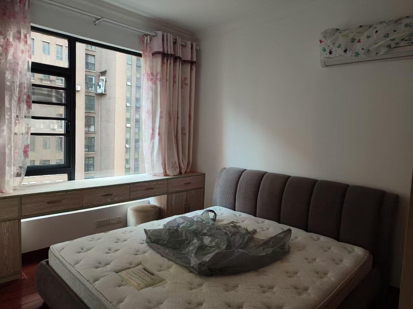 湘银星城 3室2厅1卫 1800.0元/月 湘银星城 3室2厅1卫 1800.0元/月室内图