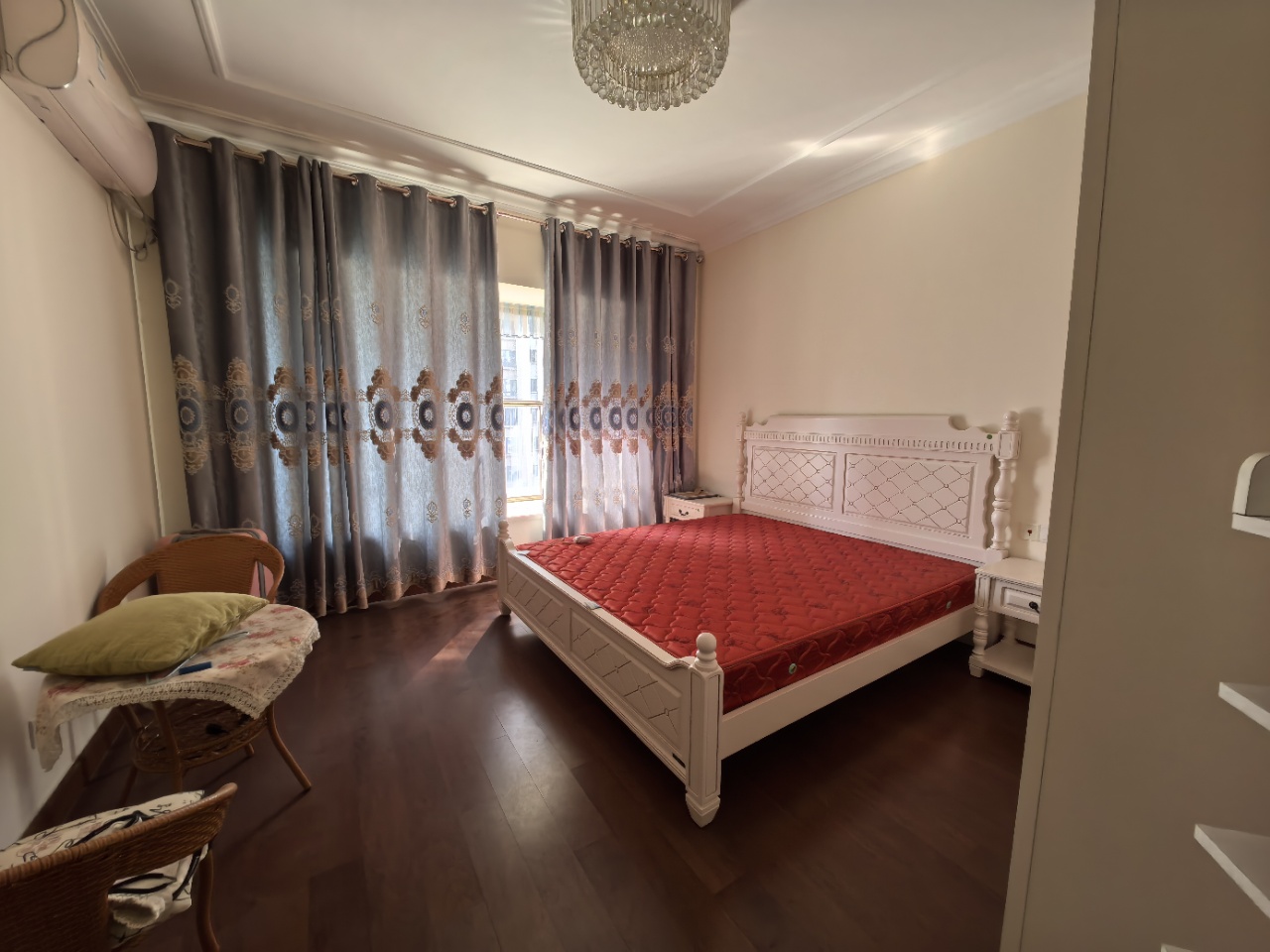 恒大华府 3室2厅2卫 2200.0元/月 恒大华府 3室2厅2卫 2200.0元/月室内图