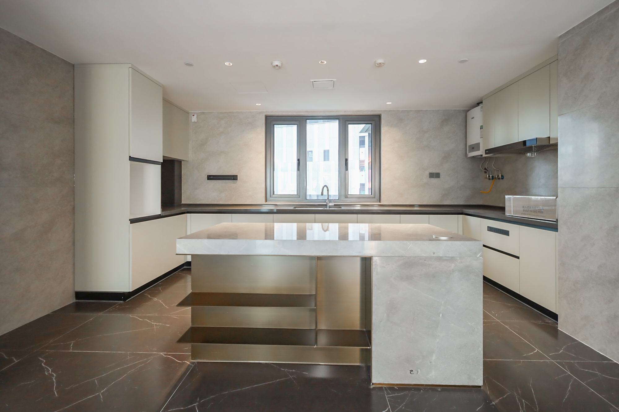 长沙悦府（华润万象城）  4室2厅3卫    527.0万厨房