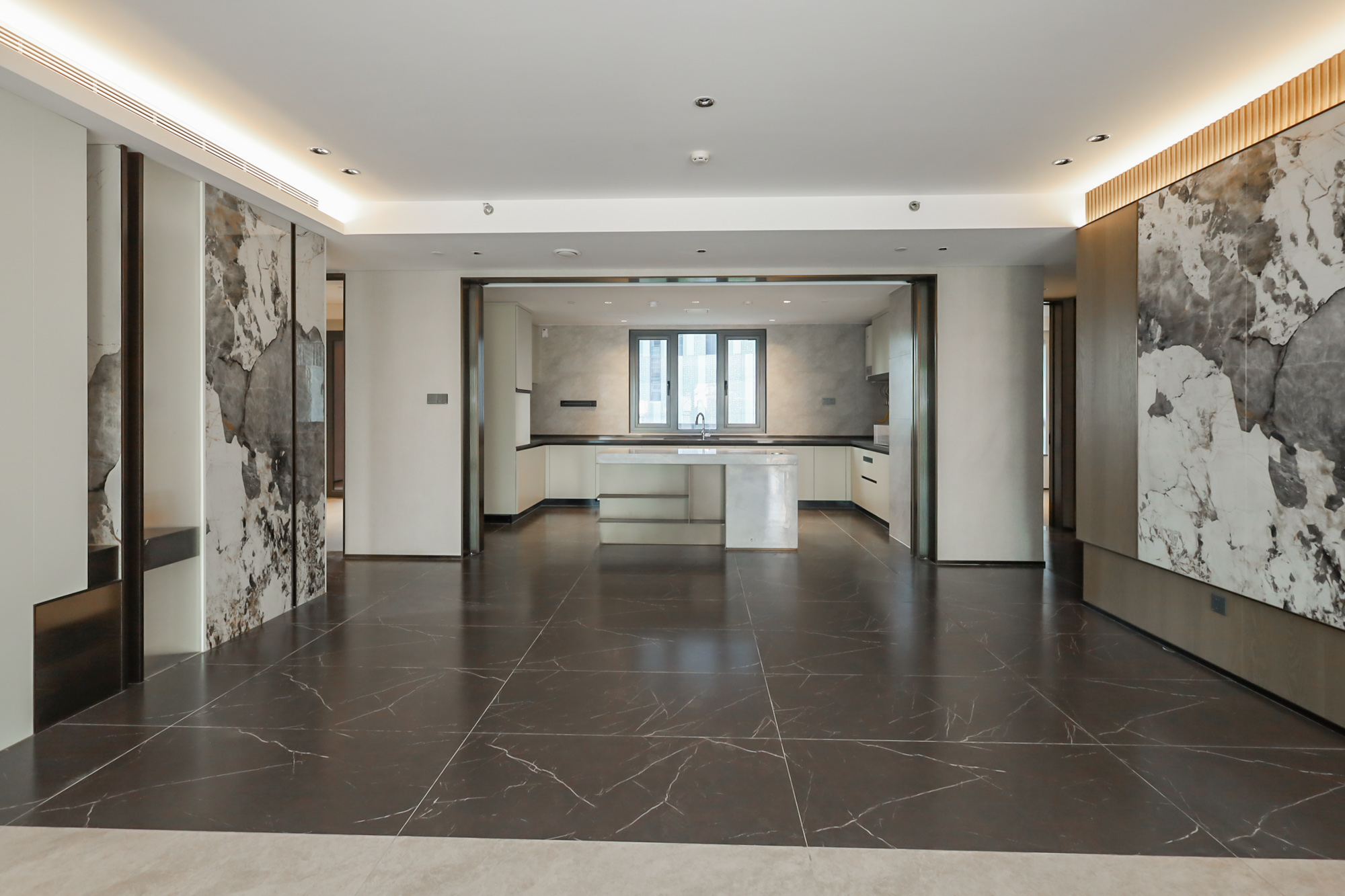 长沙悦府（华润万象城）  4室2厅3卫    527.0万其他