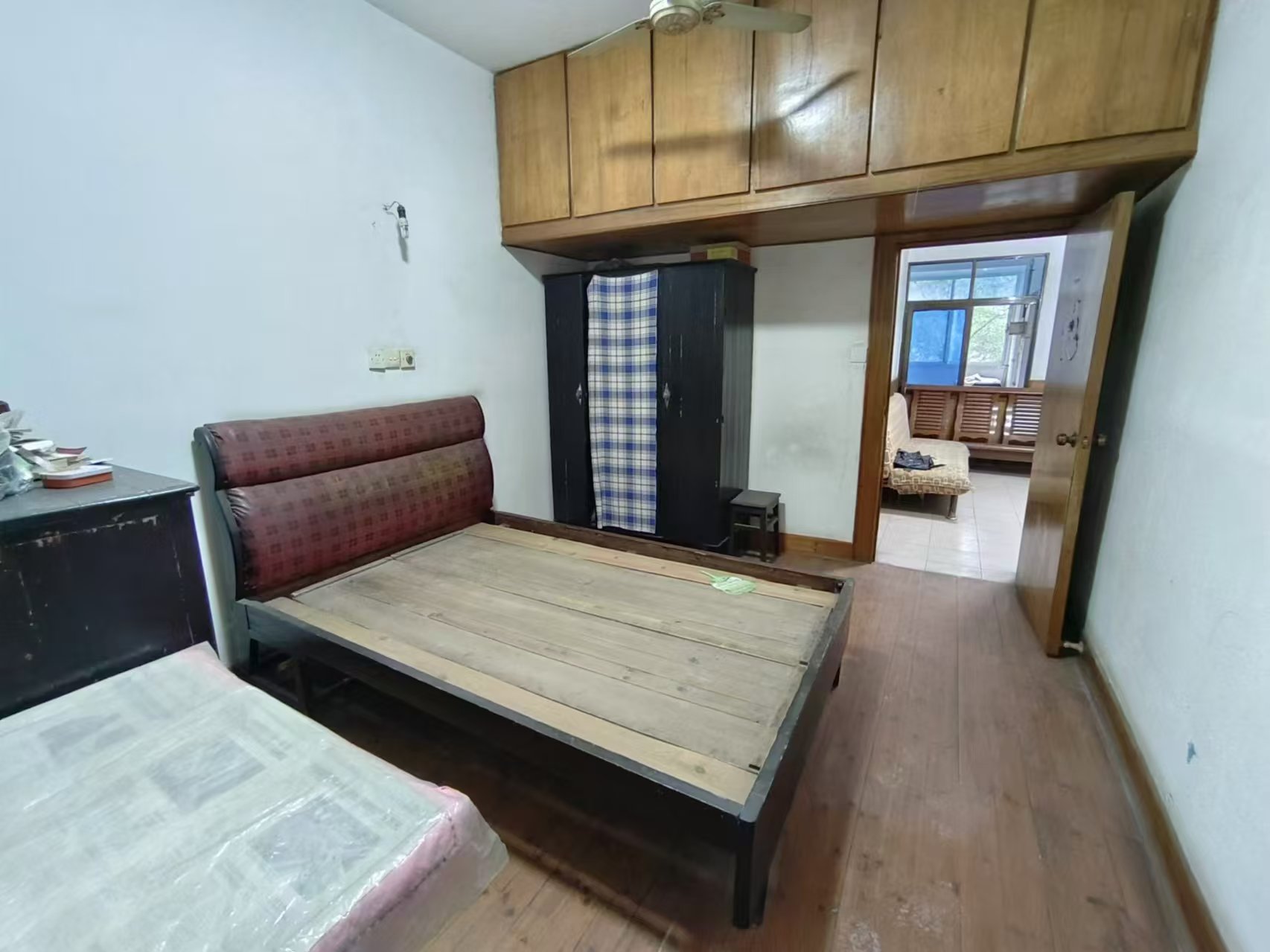 银馨家园(贺家土电厂生活区) 2室2厅1卫 10.0万 银馨家园(贺家土电厂生活区) 2室2厅1卫 10.0万室内图