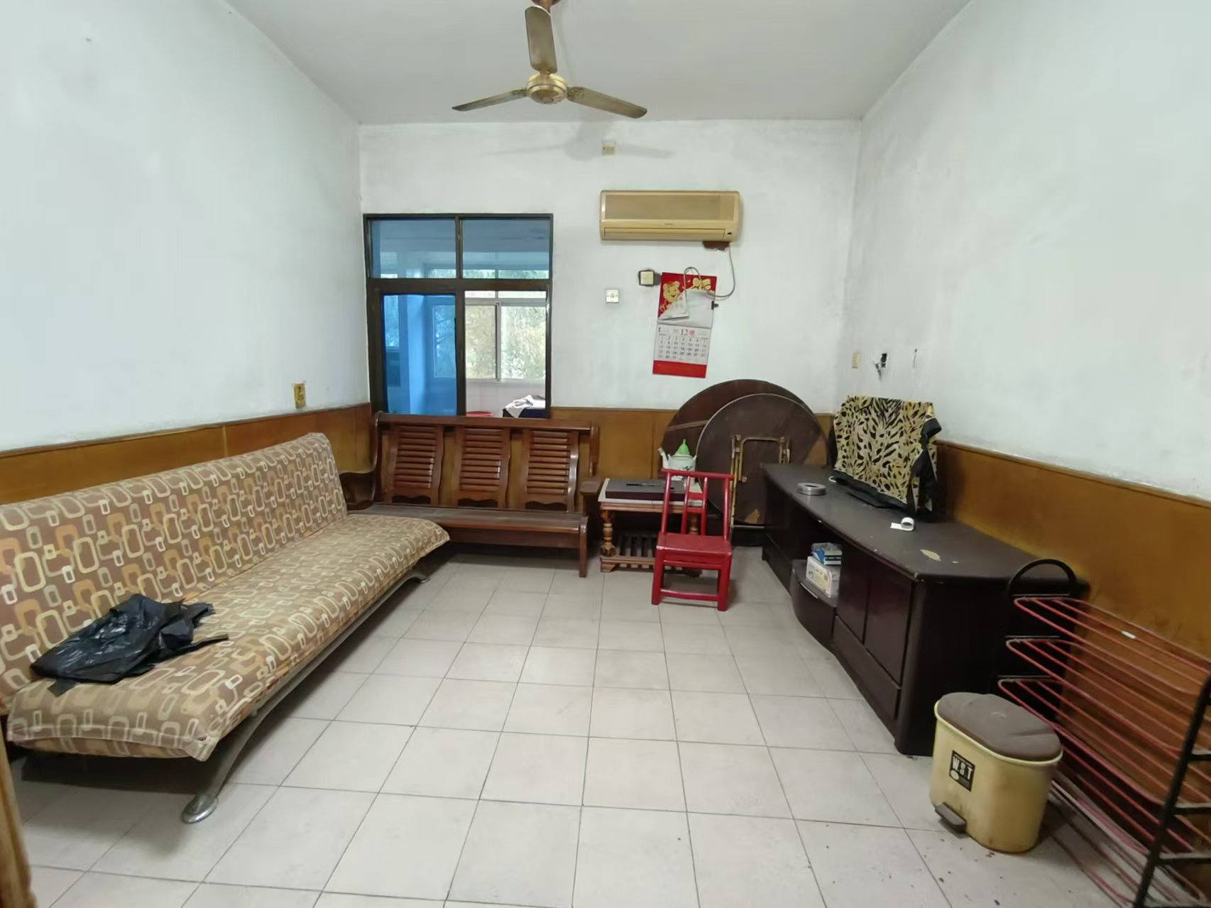 银馨家园(贺家土电厂生活区) 2室2厅1卫 10.0万 银馨家园(贺家土电厂生活区) 2室2厅1卫 10.0万室内图