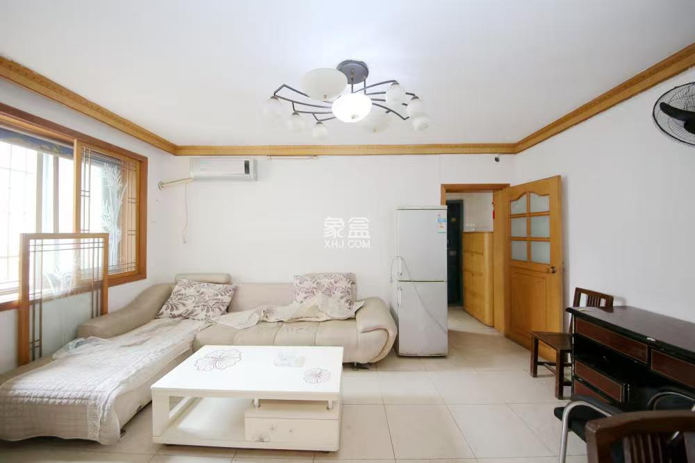 隆华金属宿舍 3室2厅1卫 2100.0元/月 隆华金属宿舍 3室2厅1卫 2100.0元/月室内图