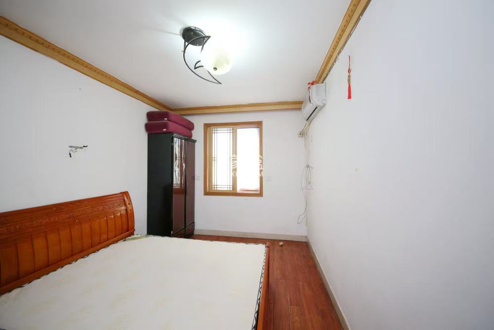 隆华金属宿舍 3室2厅1卫 2100.0元/月 隆华金属宿舍 3室2厅1卫 2100.0元/月室内图