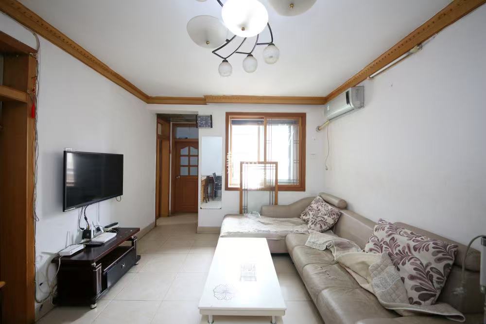 隆华金属宿舍 3室2厅1卫 2100.0元/月 隆华金属宿舍 3室2厅1卫 2100.0元/月室内图