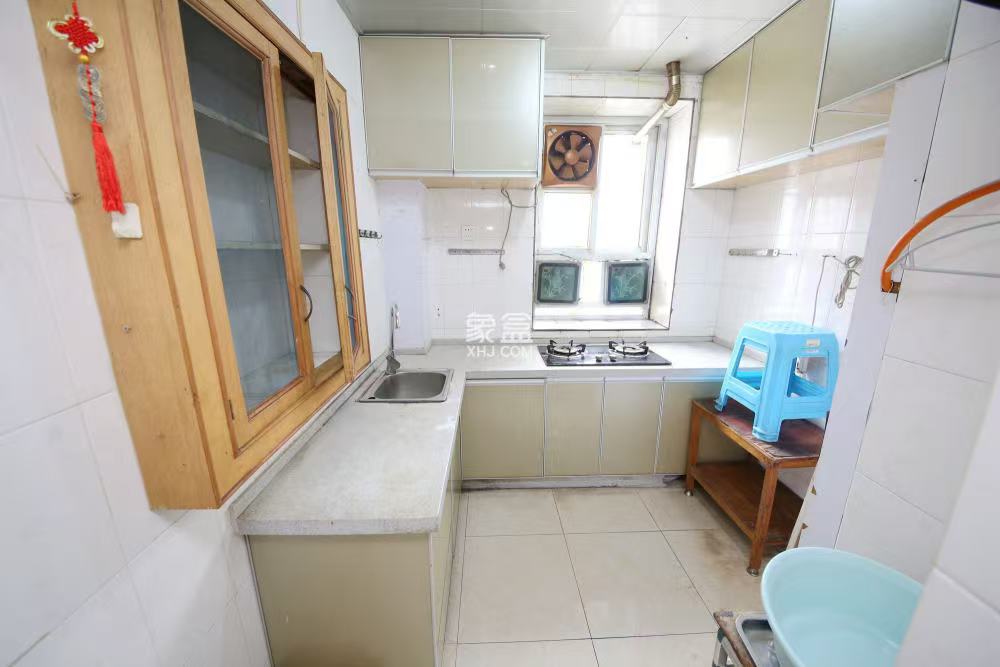 隆华金属宿舍 3室2厅1卫 2100.0元/月 隆华金属宿舍 3室2厅1卫 2100.0元/月室内图