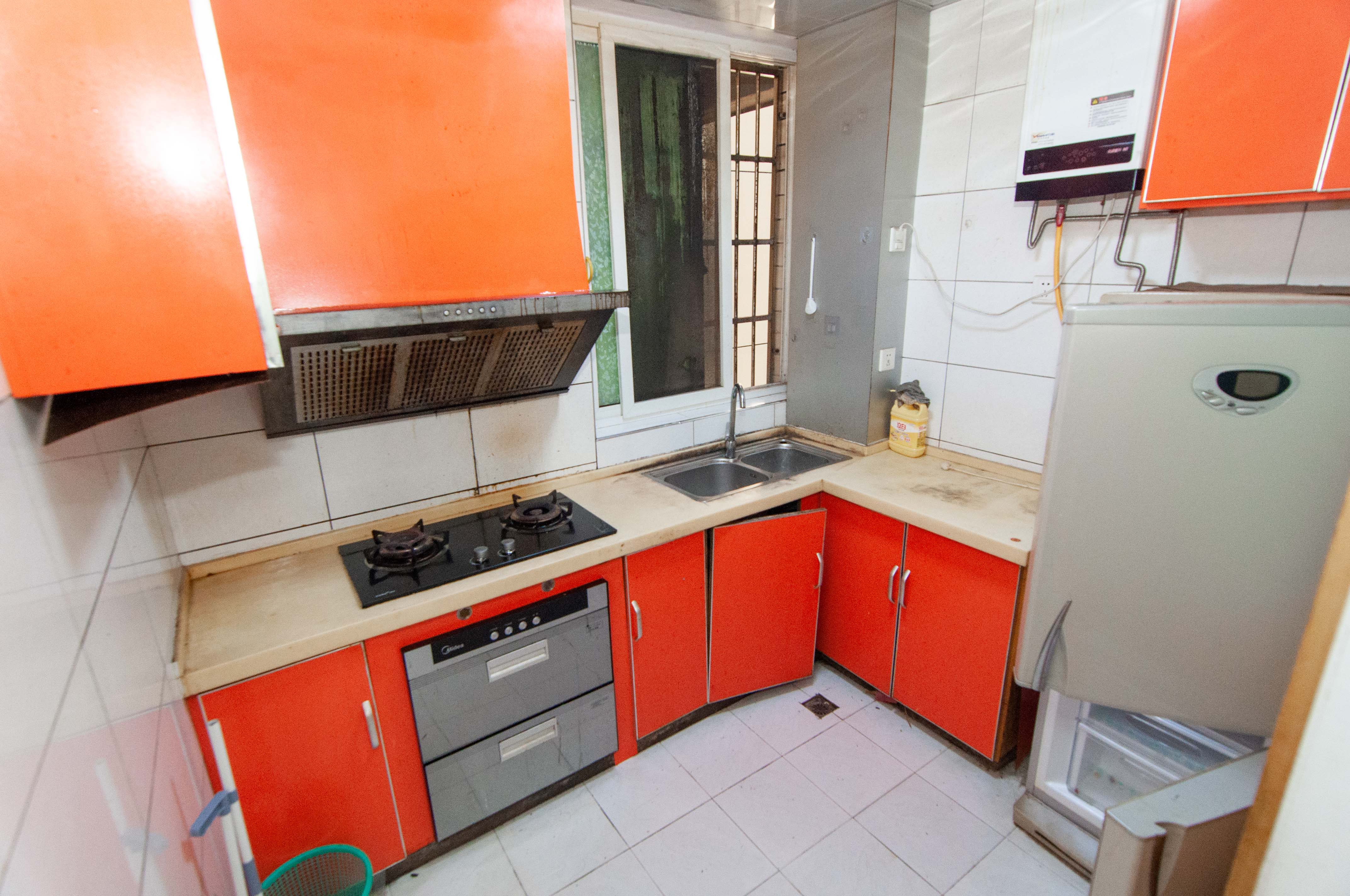 麓谷加州阳光 2室2厅1卫 59.8万 麓谷加州阳光 2室2厅1卫 59.8万厨房