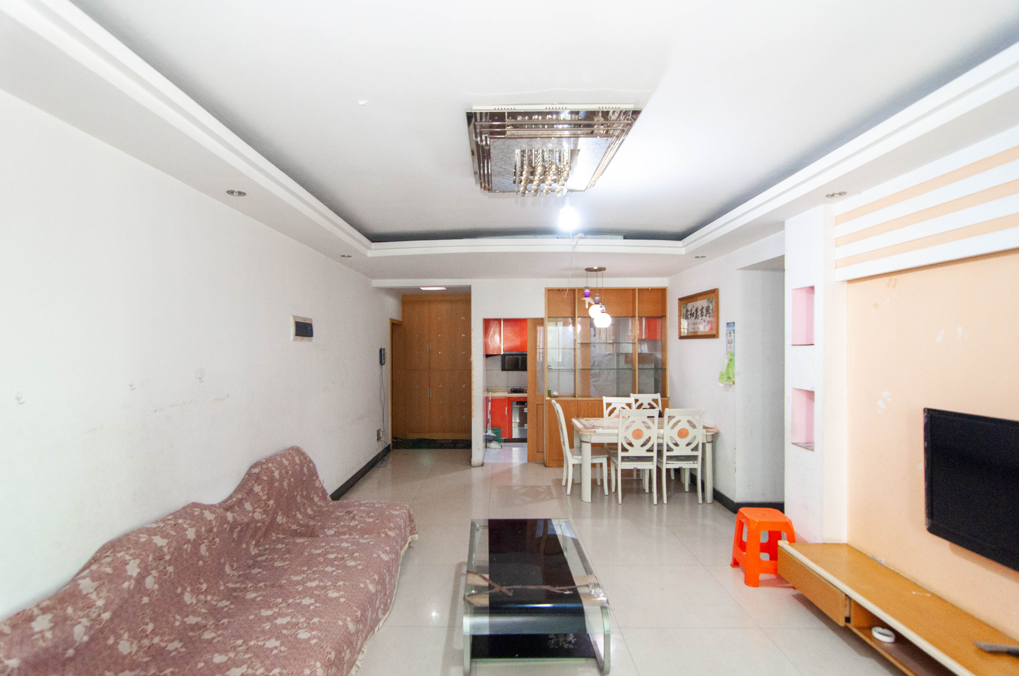 麓谷加州阳光 2室2厅1卫 59.8万 麓谷加州阳光 2室2厅1卫 59.8万客厅