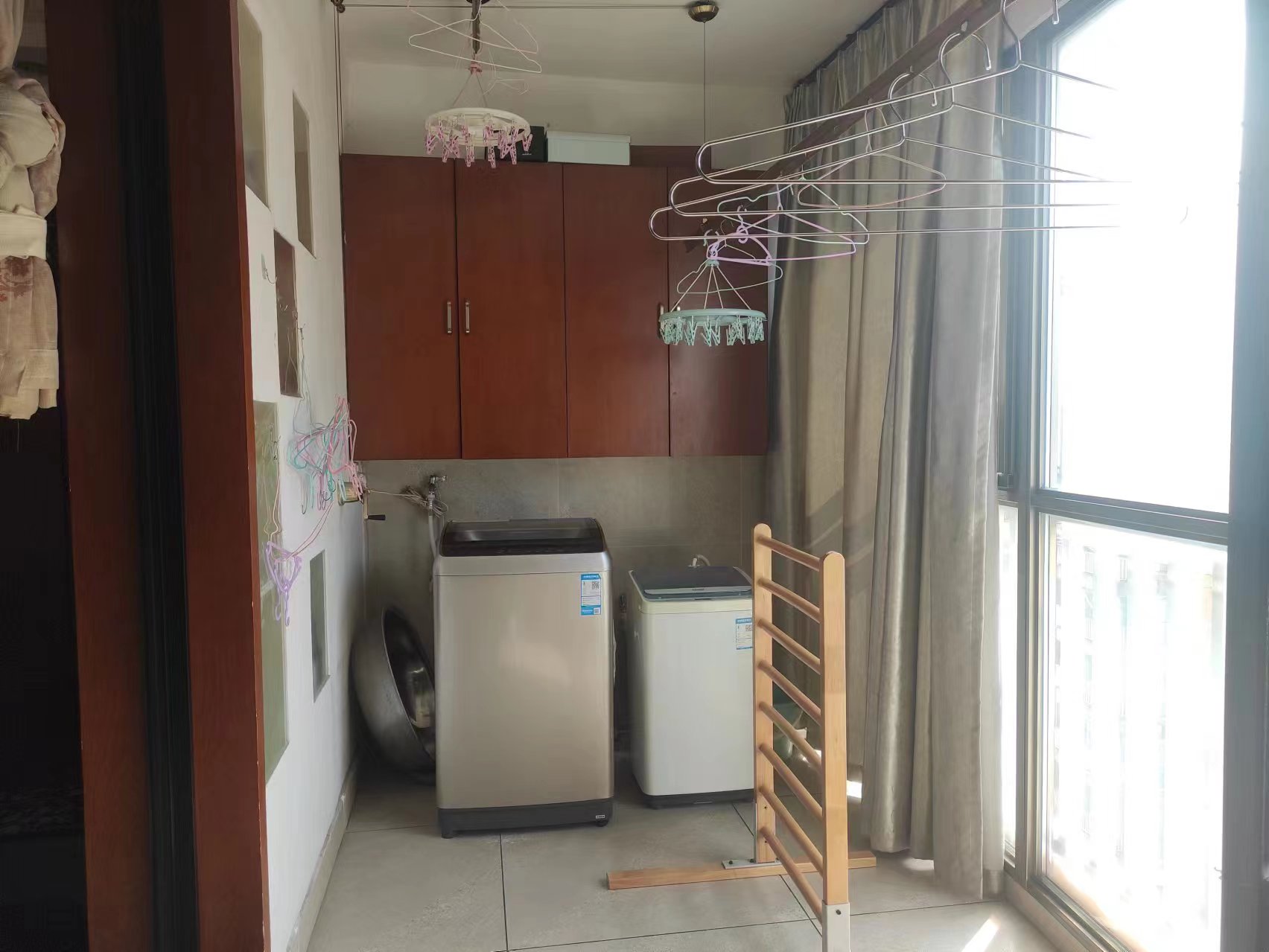 湘银二期世纪花园 3室2厅2卫 2000.0元/月 湘银二期世纪花园 3室2厅2卫 2000.0元/月室内图