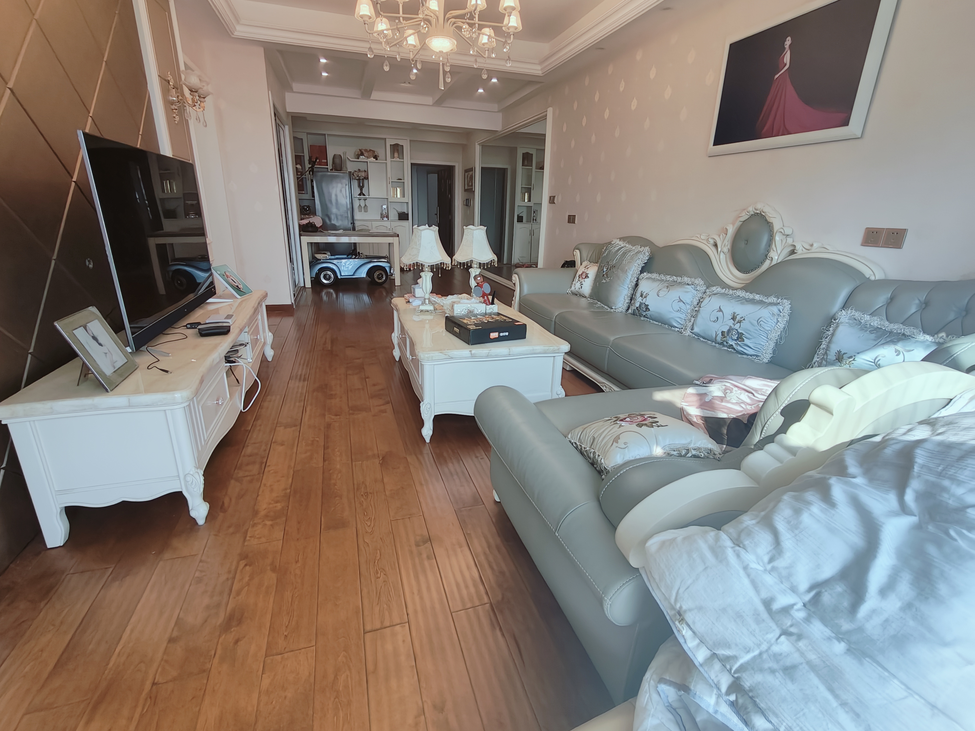 铂金汉宫  1室2厅1卫    2000.0元/月 铂金汉宫  1室2厅1卫    2000.0元/月室内图