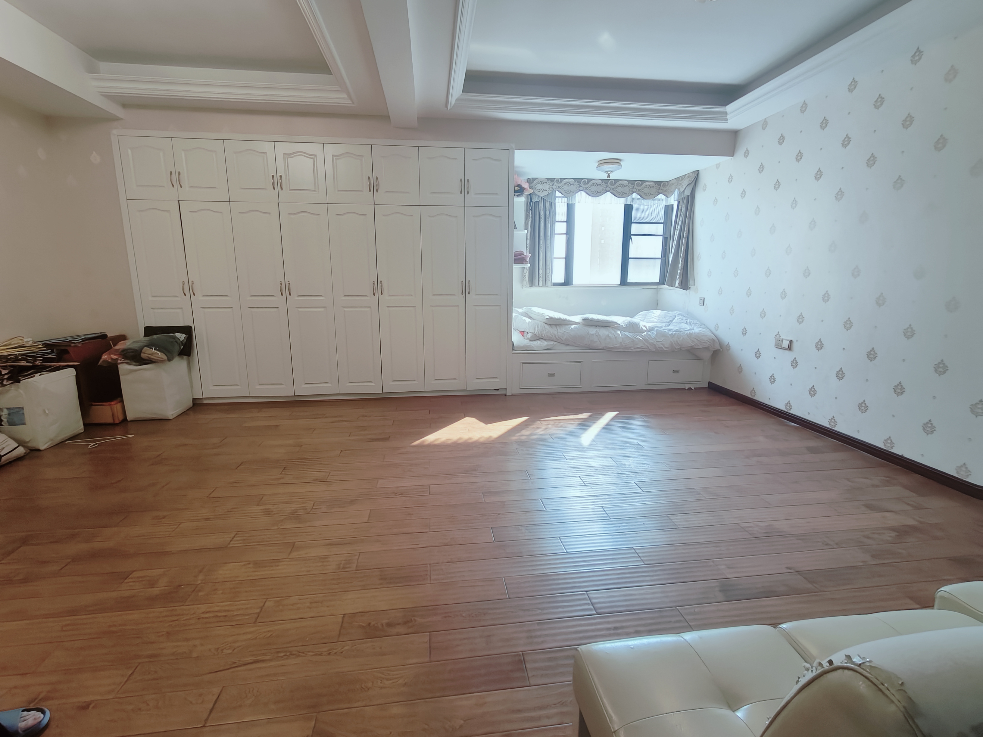 铂金汉宫  1室2厅1卫    2000.0元/月 铂金汉宫  1室2厅1卫    2000.0元/月室内图