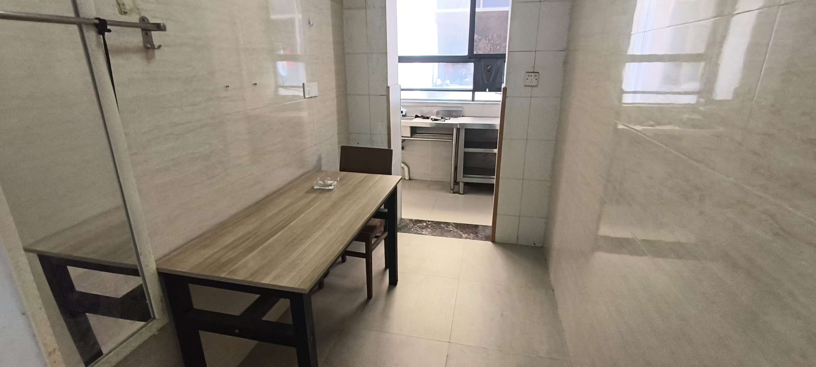 网船班小区 2室1厅1卫 1000.0元/月 网船班小区 2室1厅1卫 1000.0元/月室内图