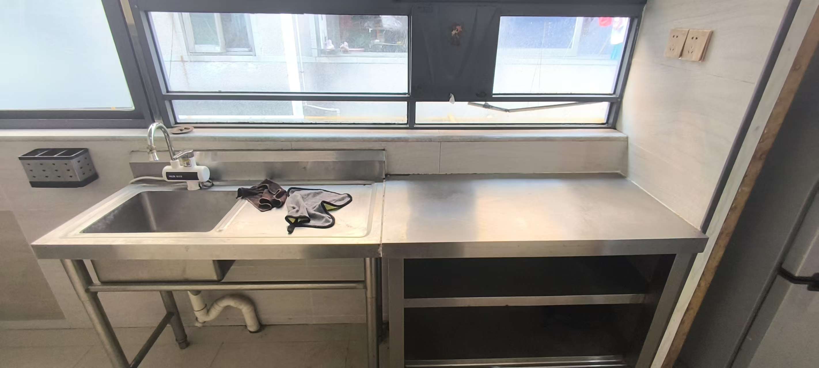 网船班小区 2室1厅1卫 1000.0元/月 网船班小区 2室1厅1卫 1000.0元/月室内图