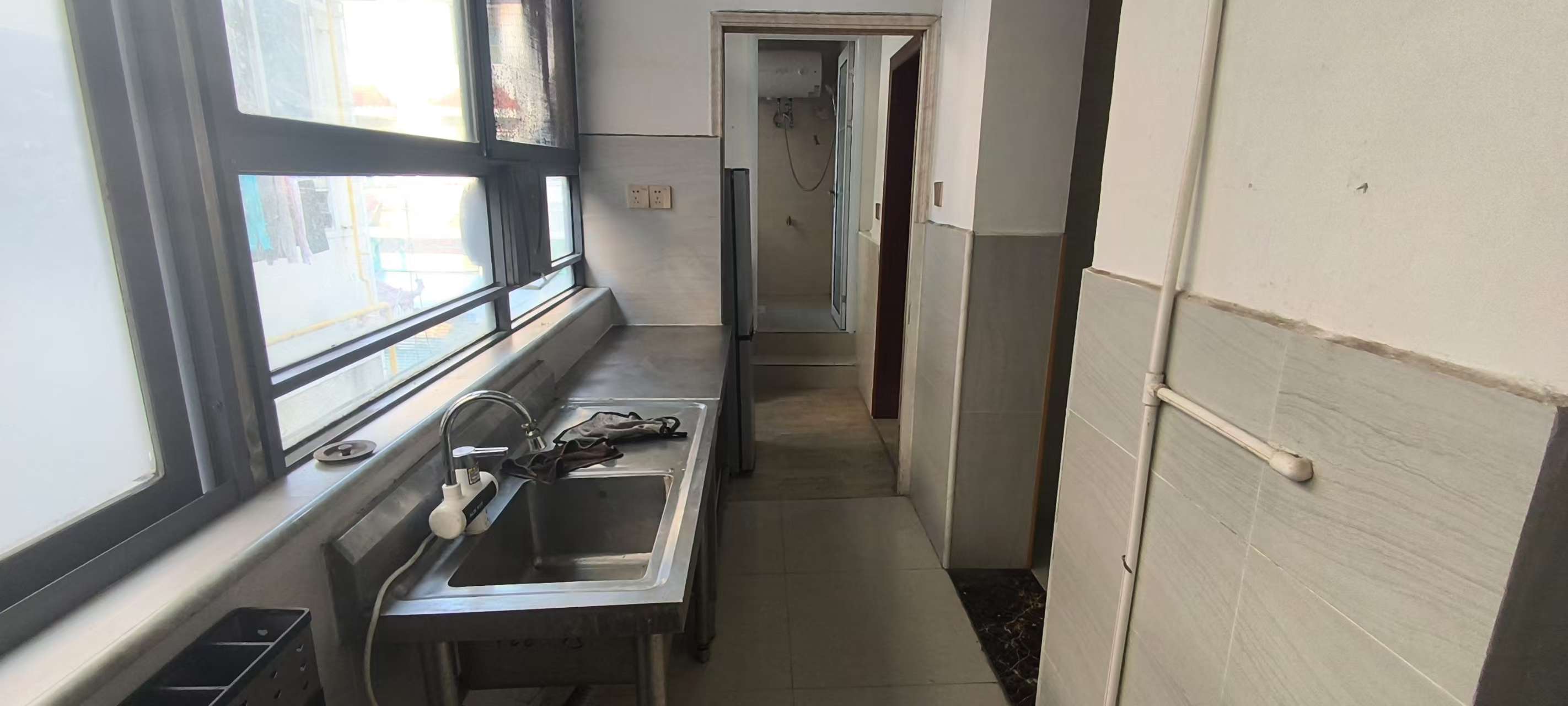 网船班小区 2室1厅1卫 1000.0元/月 网船班小区 2室1厅1卫 1000.0元/月室内图