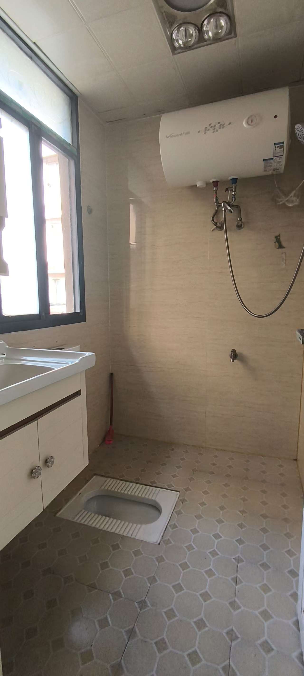 网船班小区 2室1厅1卫 1000.0元/月 网船班小区 2室1厅1卫 1000.0元/月室内图