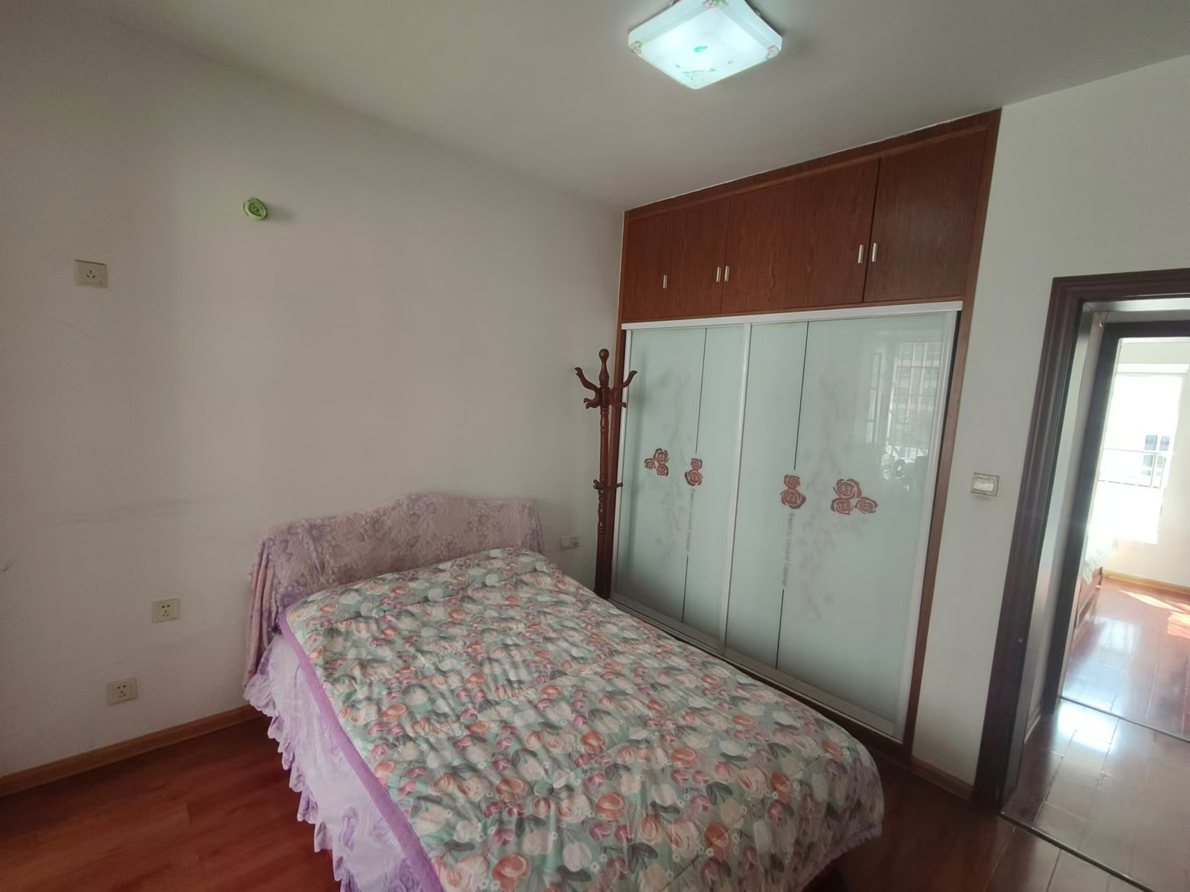 新明安置小区  2室2厅1卫    16.8万 新明安置小区  2室2厅1卫    16.8万室内图