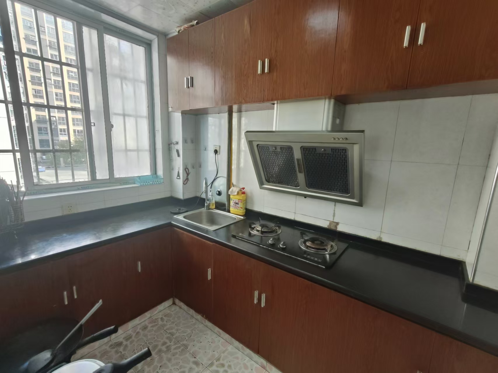 新明安置小区  2室2厅1卫    16.8万 新明安置小区  2室2厅1卫    16.8万室内图