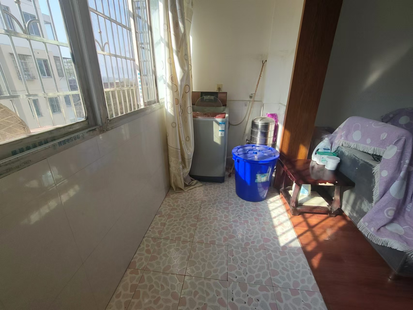 新明安置小区  2室2厅1卫    16.8万 新明安置小区  2室2厅1卫    16.8万室内图