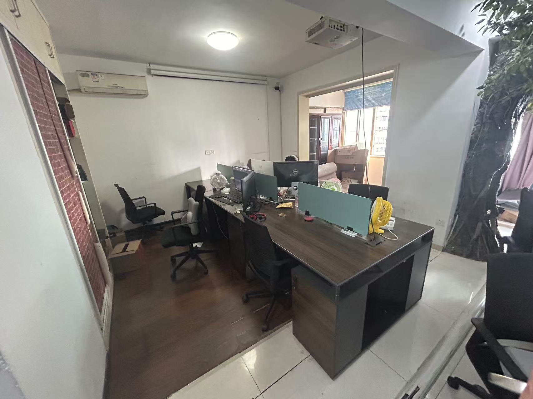 香颂国际  3室2厅1卫    3500.0元/月 香颂国际  3室2厅1卫    3500.0元/月室内图