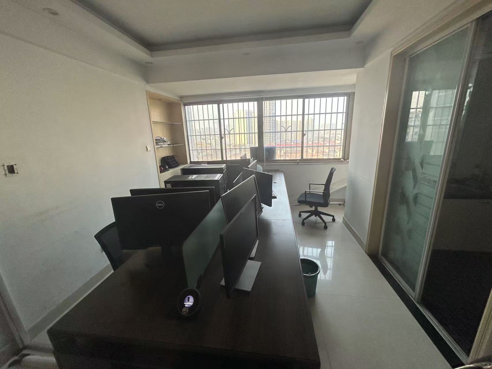 香颂国际  3室2厅1卫    3500.0元/月 香颂国际  3室2厅1卫    3500.0元/月室内图