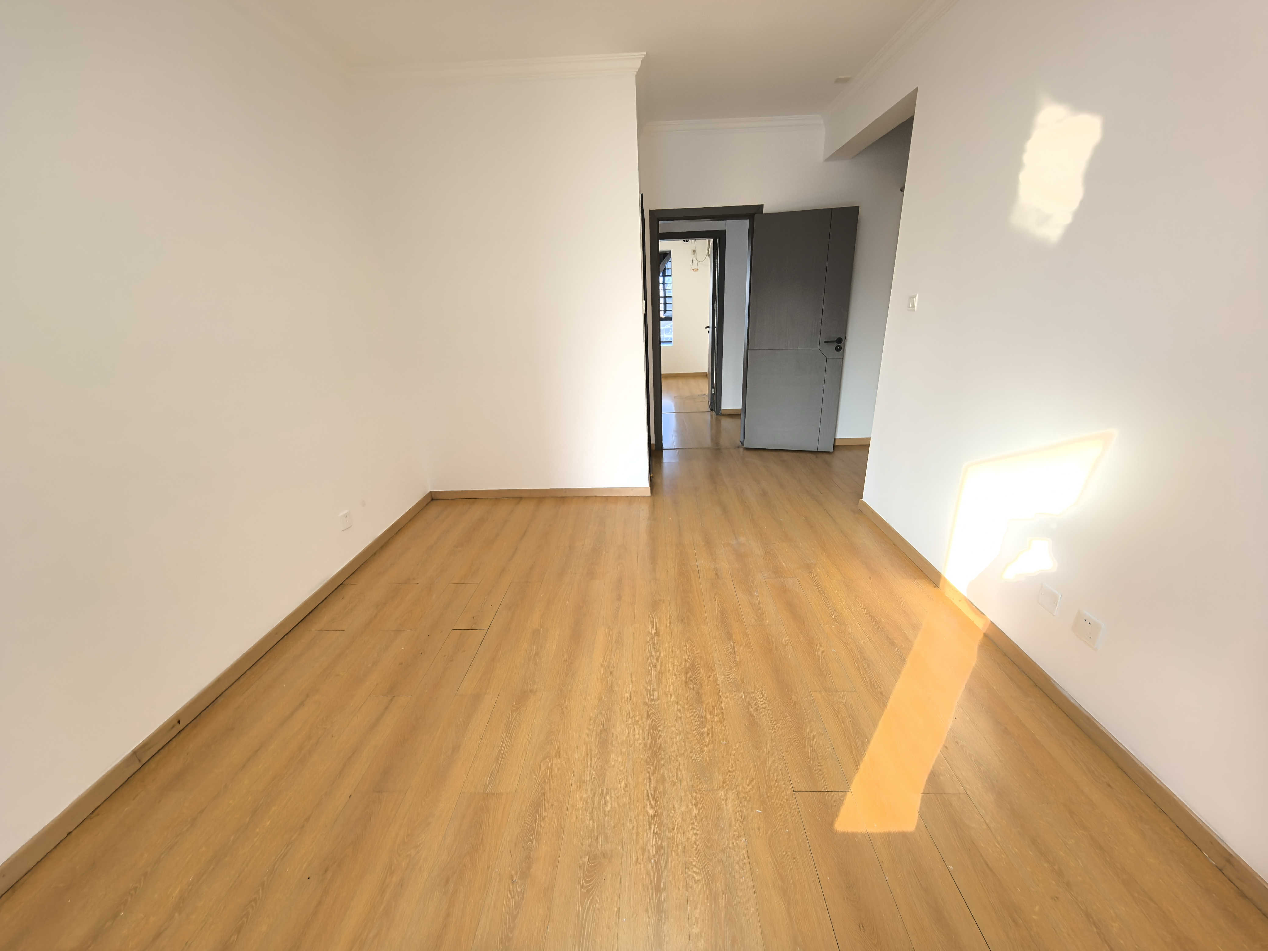 谷峰安置小区（惟德园）  5室2厅2卫   2800.00元/月室内图