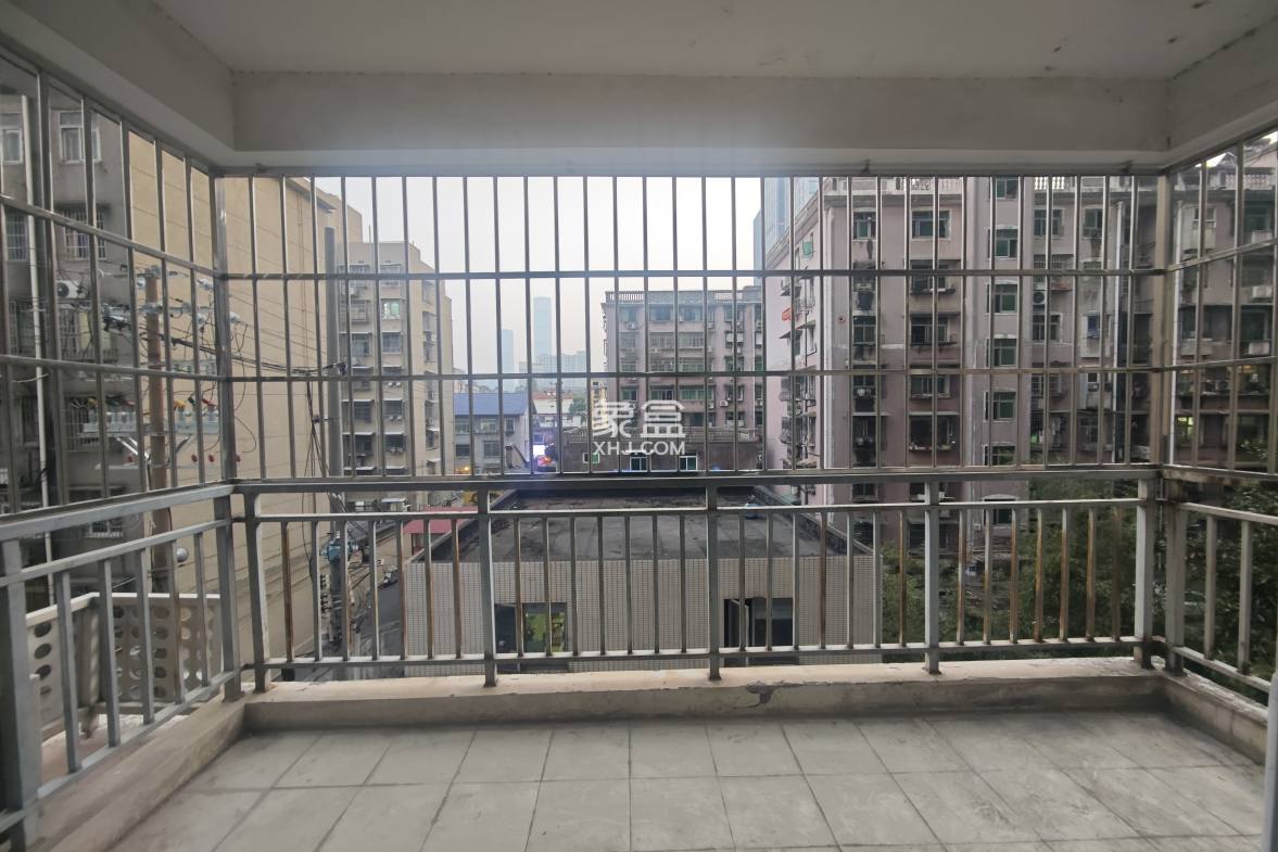 东宸19公馆  3室2厅2卫    3500.0元/月 东宸19公馆  3室2厅2卫    3500.0元/月室内图