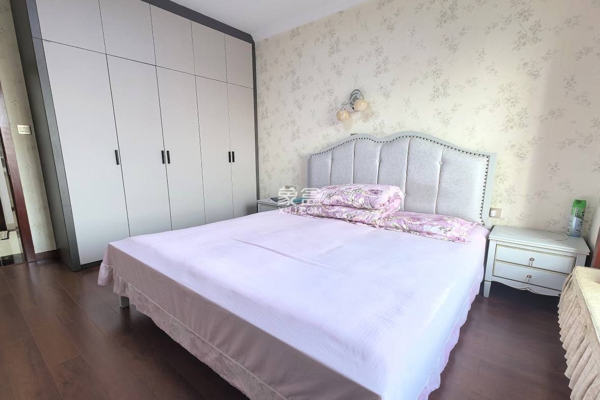 穿紫河月畔湾 2室2厅1卫 1800.0元/月 穿紫河月畔湾 2室2厅1卫 1800.0元/月室内图