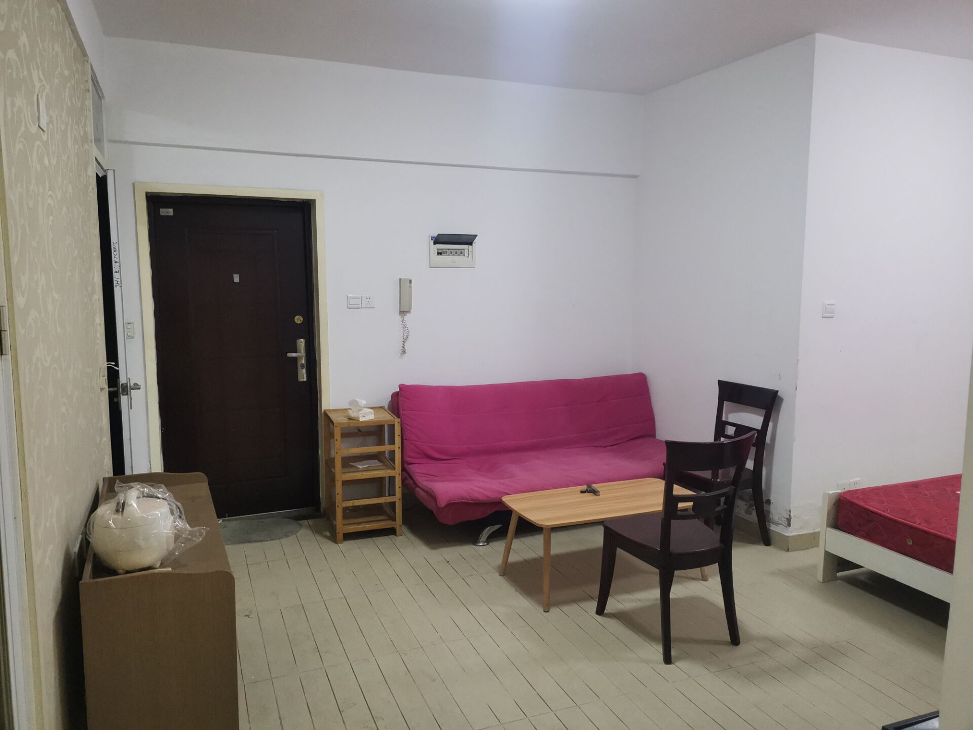 摩天一号 1室1厅1卫 1800.0元/月 摩天一号 1室1厅1卫 1800.0元/月室内图