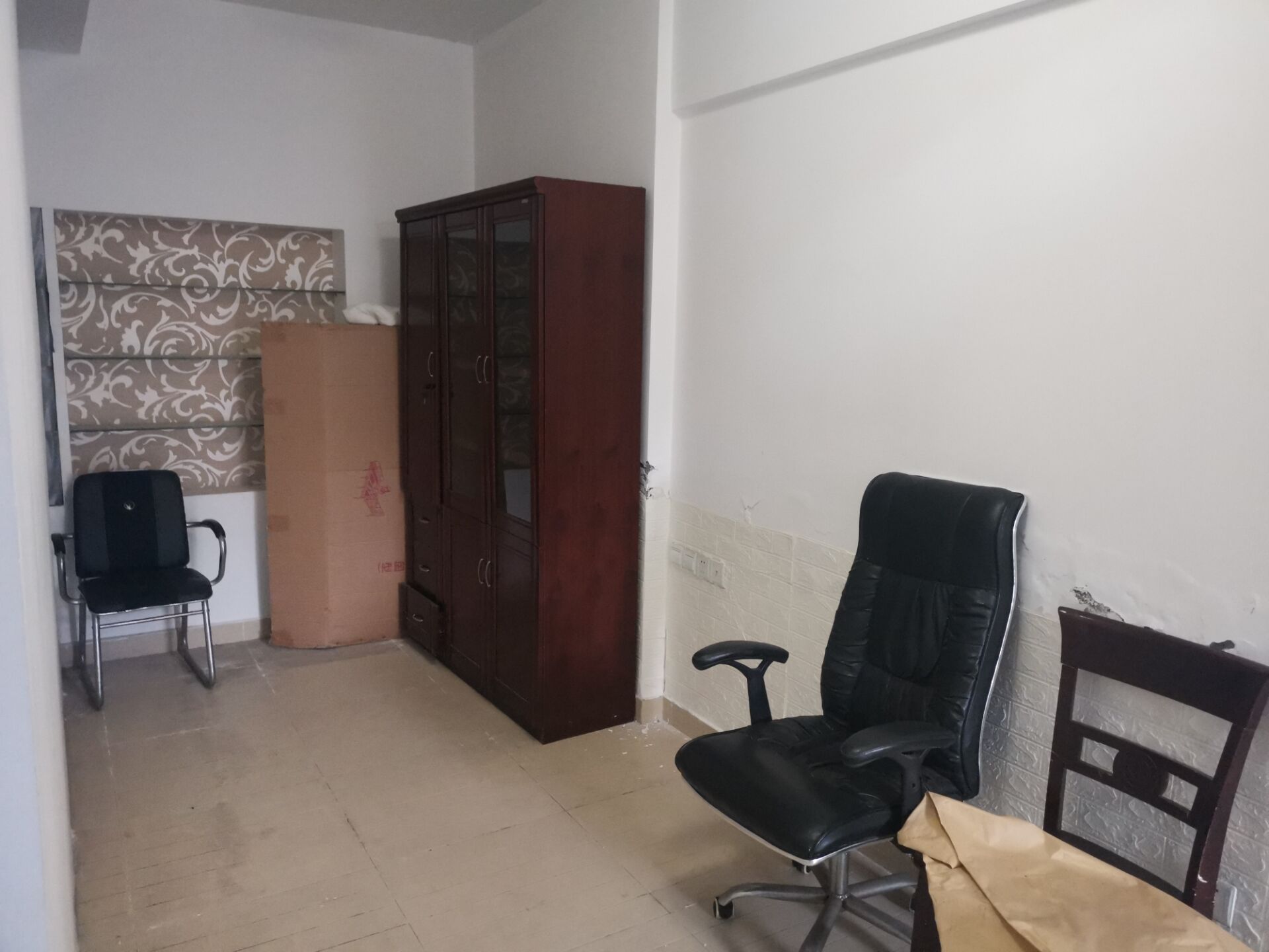 摩天一号 1室1厅1卫 1800.0元/月 摩天一号 1室1厅1卫 1800.0元/月室内图