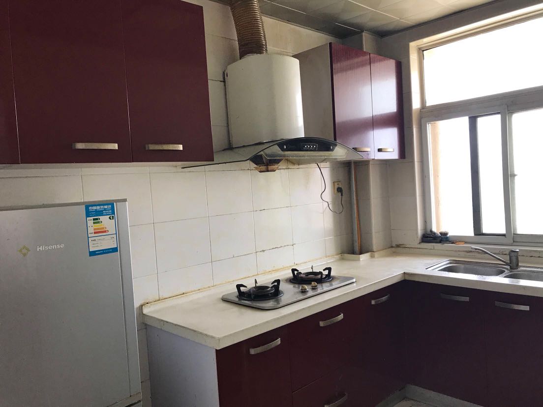 嘉盛华庭(一期、二期、三期) 3室2厅2卫 2500.0元/月 嘉盛华庭(一期、二期、三期) 3室2厅2卫 2500.0元/月室内图