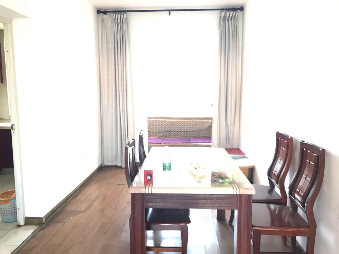 嘉盛华庭(一期、二期、三期) 3室2厅2卫 2500.0元/月 嘉盛华庭(一期、二期、三期) 3室2厅2卫 2500.0元/月室内图