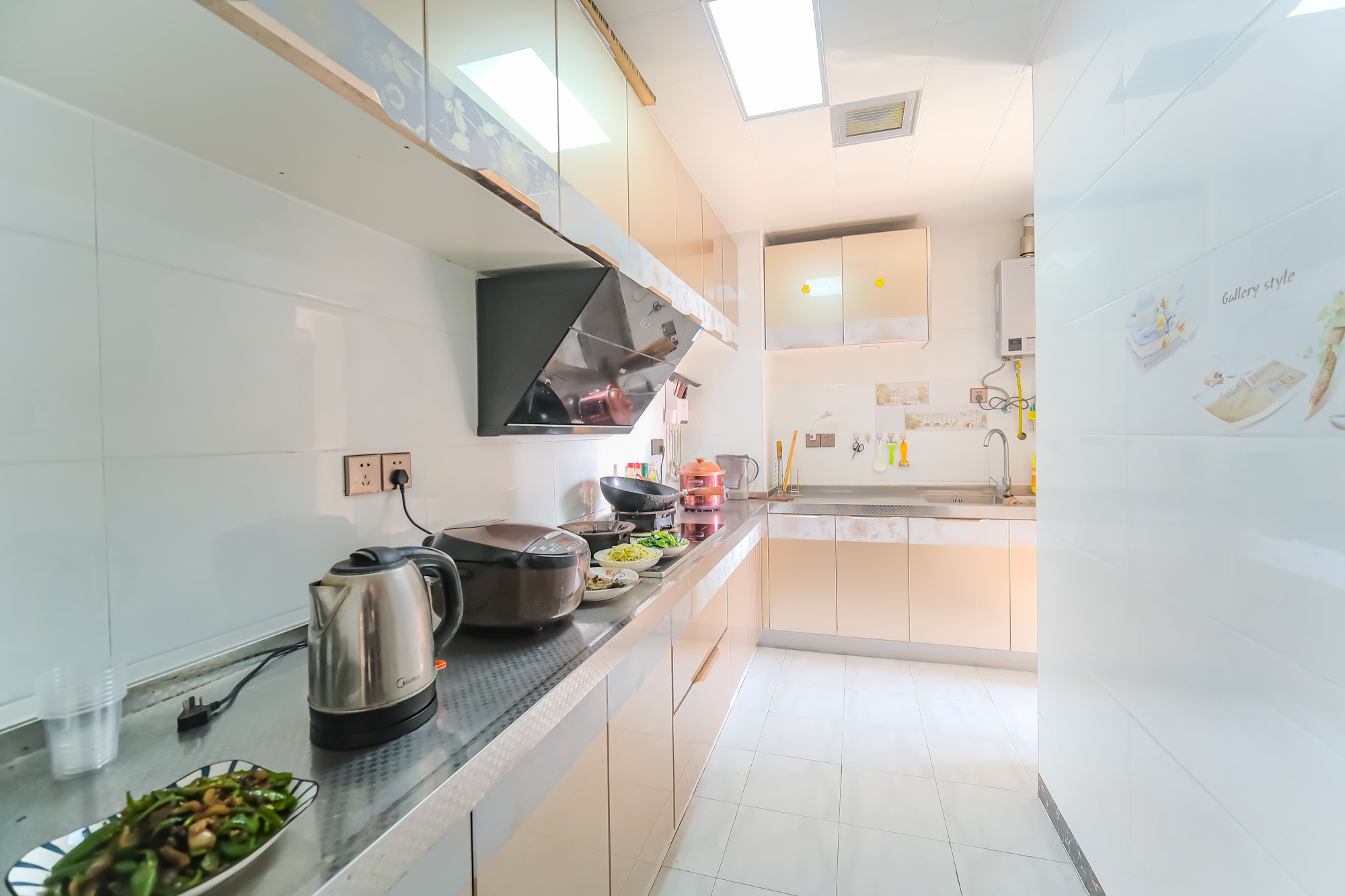 三一街区 2室2厅1卫 66.8万 三一街区 2室2厅1卫 66.8万厨房