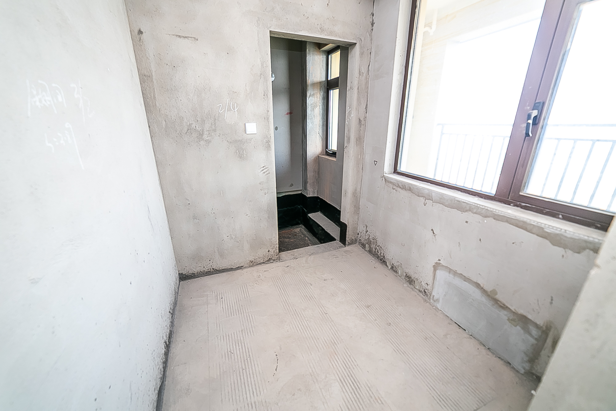 中建江山壹号  4室2厅3卫   638.00万其他