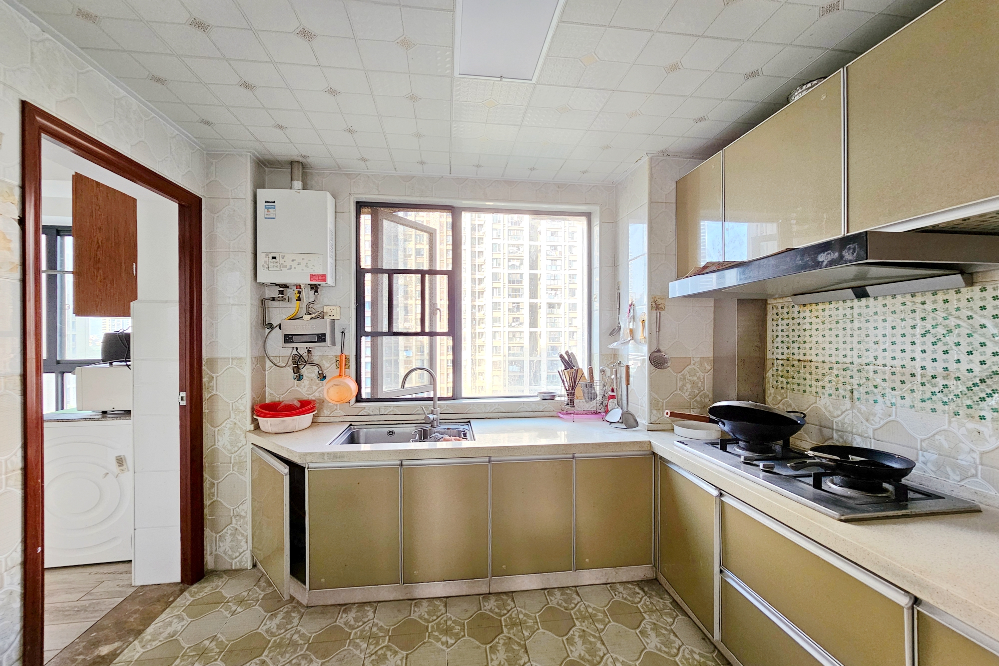 嘉宇盛世华章 4室2厅2卫 118.0万 嘉宇盛世华章 4室2厅2卫 118.0万厨房