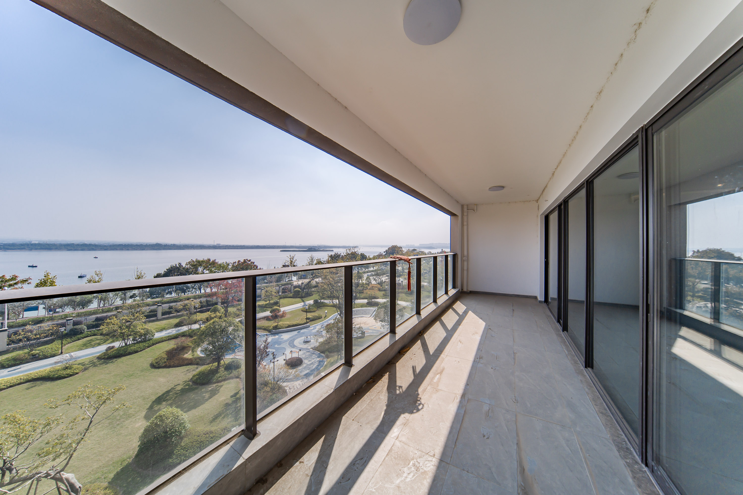 建发电建江山悦  4室2厅3卫   500.00万阳台