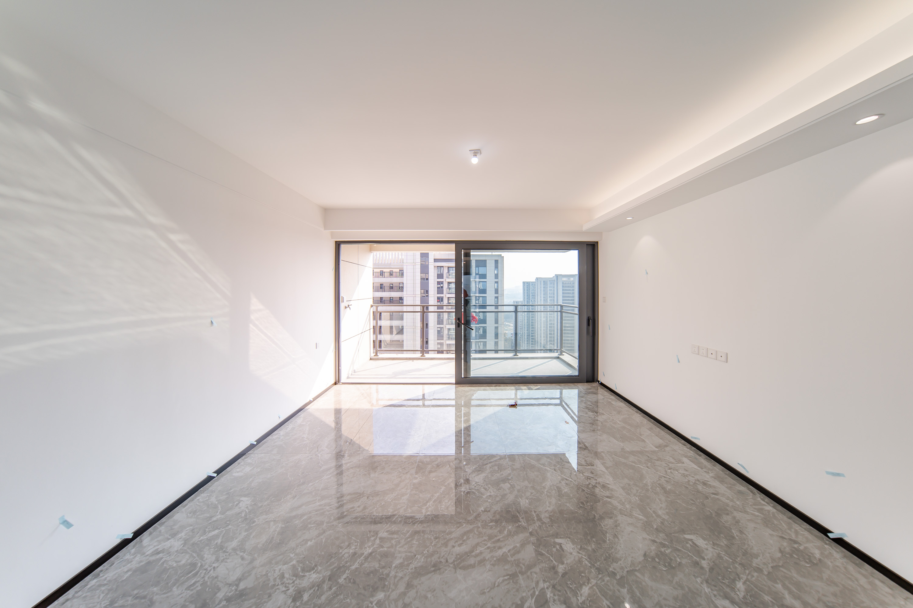 保利天汇 4室2厅2卫 185.8万 保利天汇 4室2厅2卫 185.8万客厅