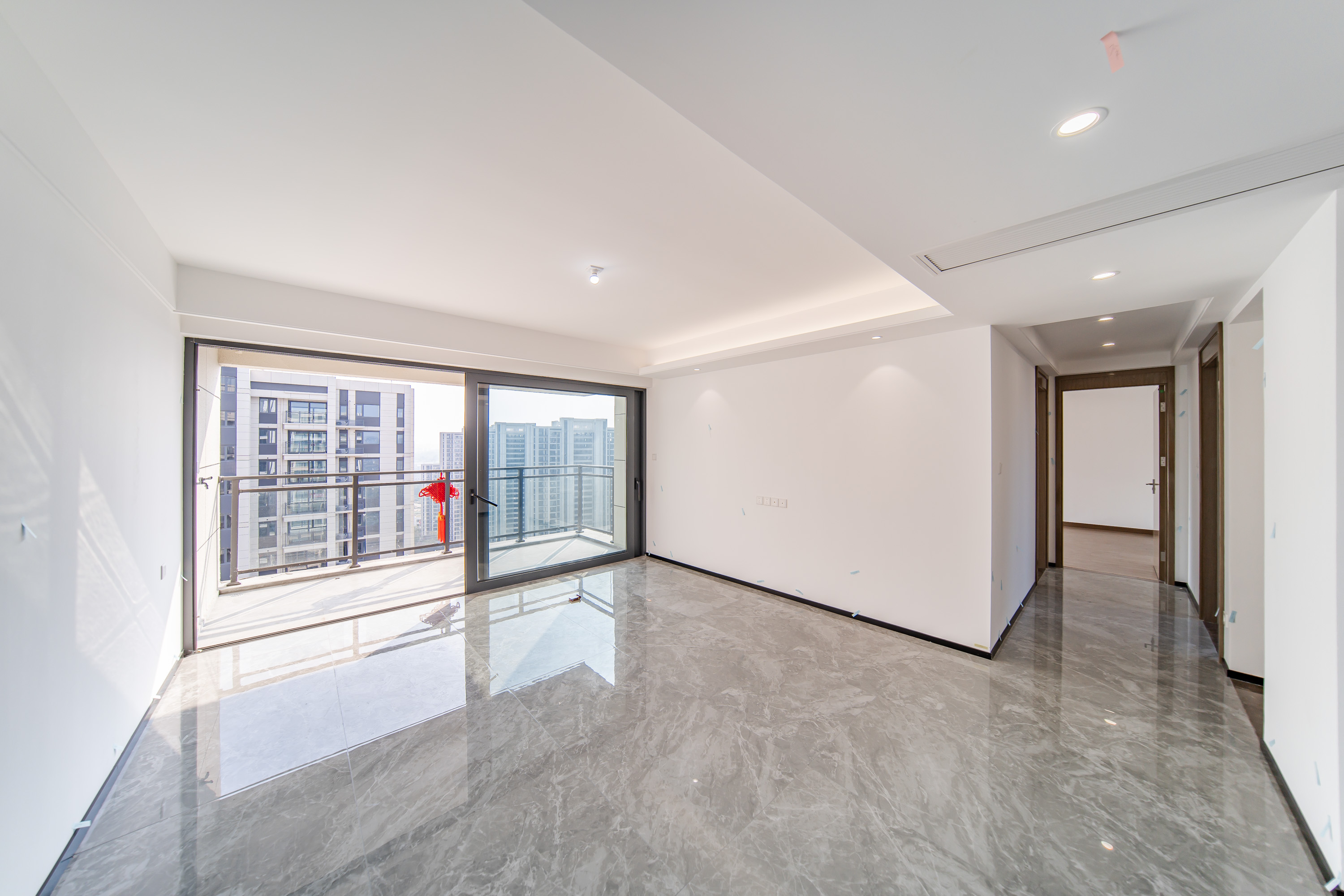 保利天汇 4室2厅2卫 185.8万 保利天汇 4室2厅2卫 185.8万客厅