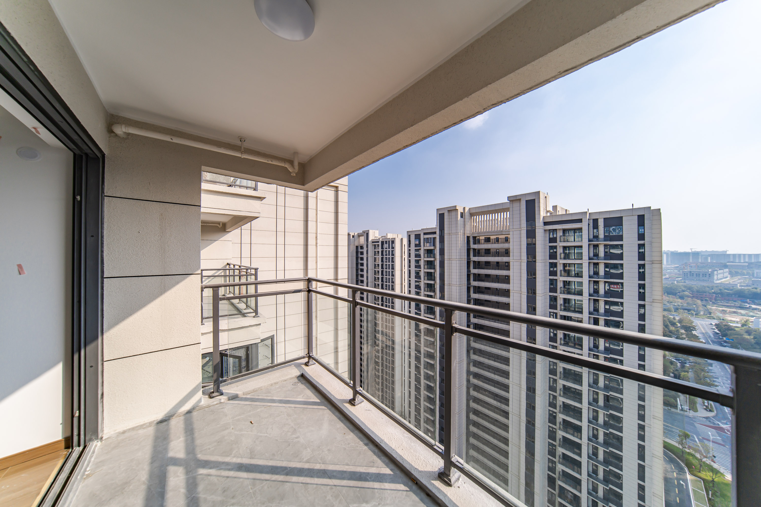 保利天汇 4室2厅2卫 185.8万 保利天汇 4室2厅2卫 185.8万阳台