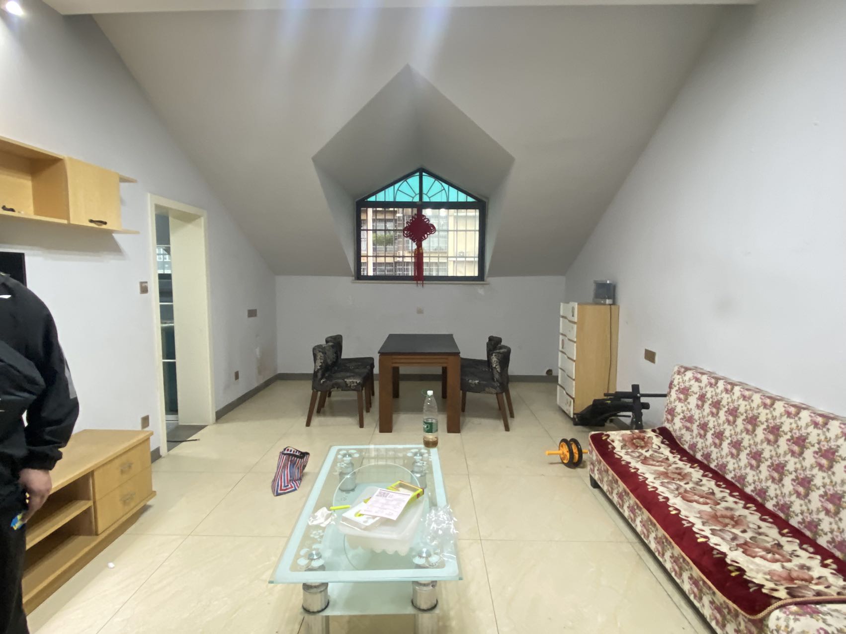杏花園公寓  3室1廳1衛(wèi)   1400.00元/月室內(nèi)圖