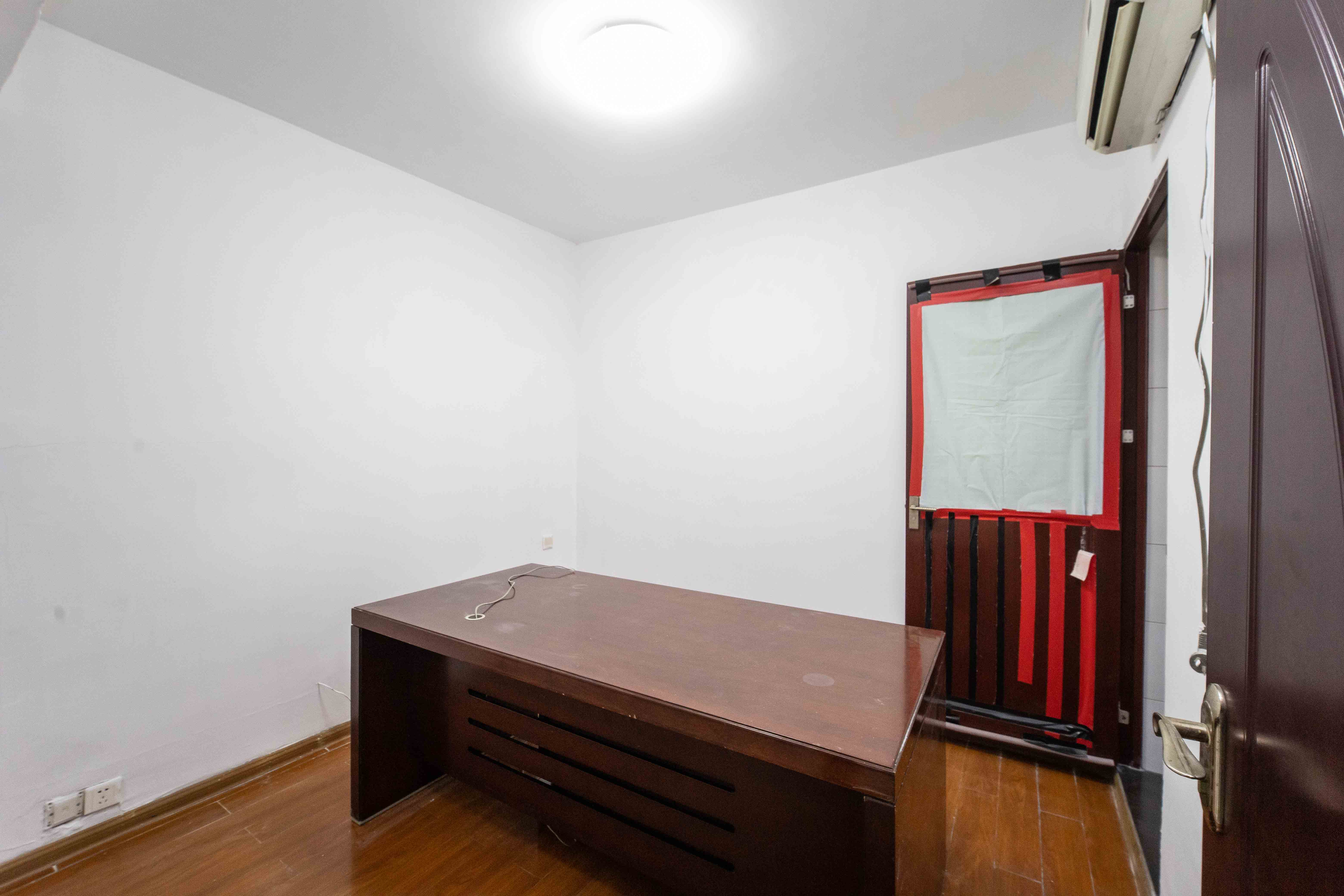 左岸右岸  3室2厅2卫    85.0万 左岸右岸  3室2厅2卫    85.0万卧室