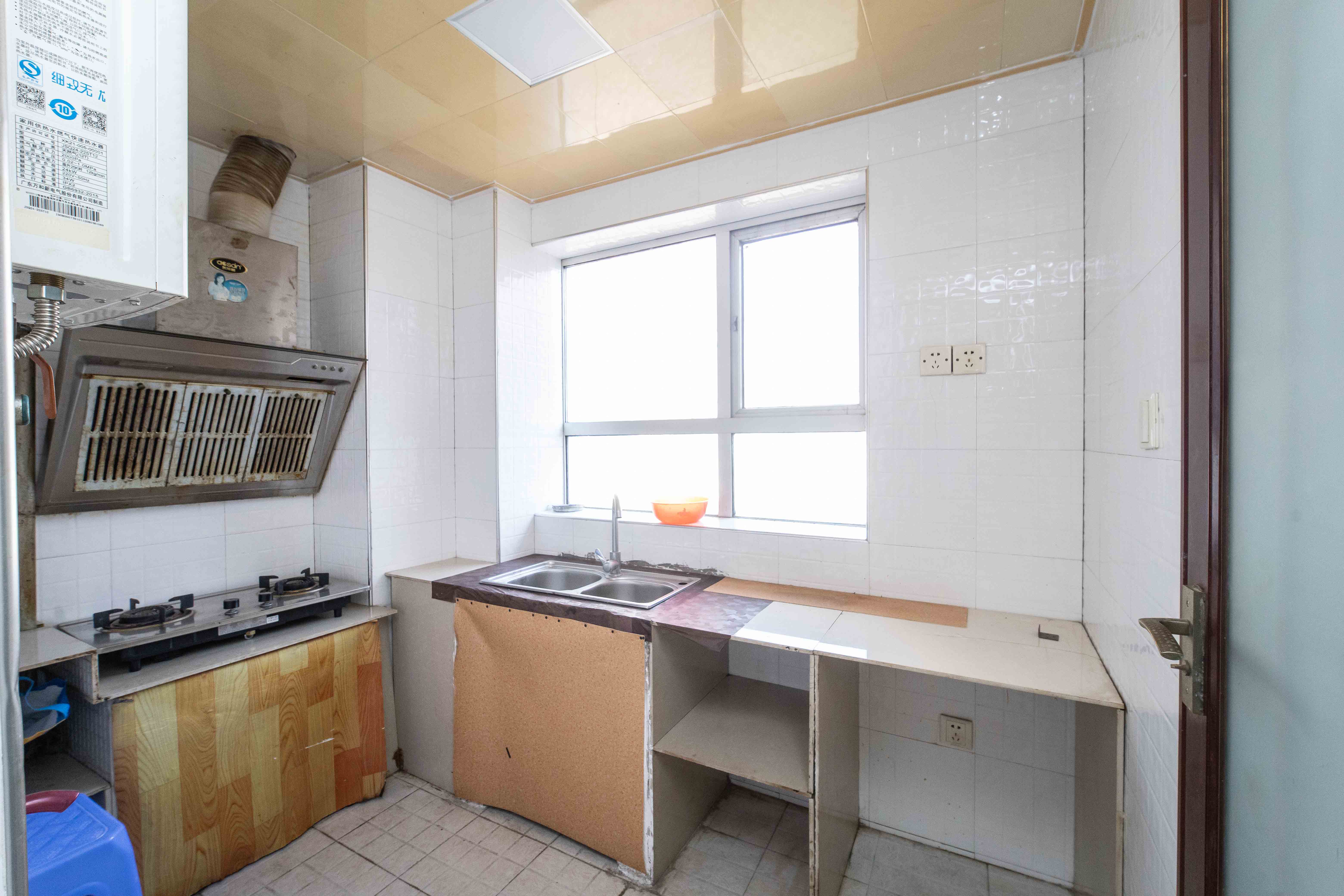 左岸右岸  3室2厅2卫    85.0万 左岸右岸  3室2厅2卫    85.0万阳台