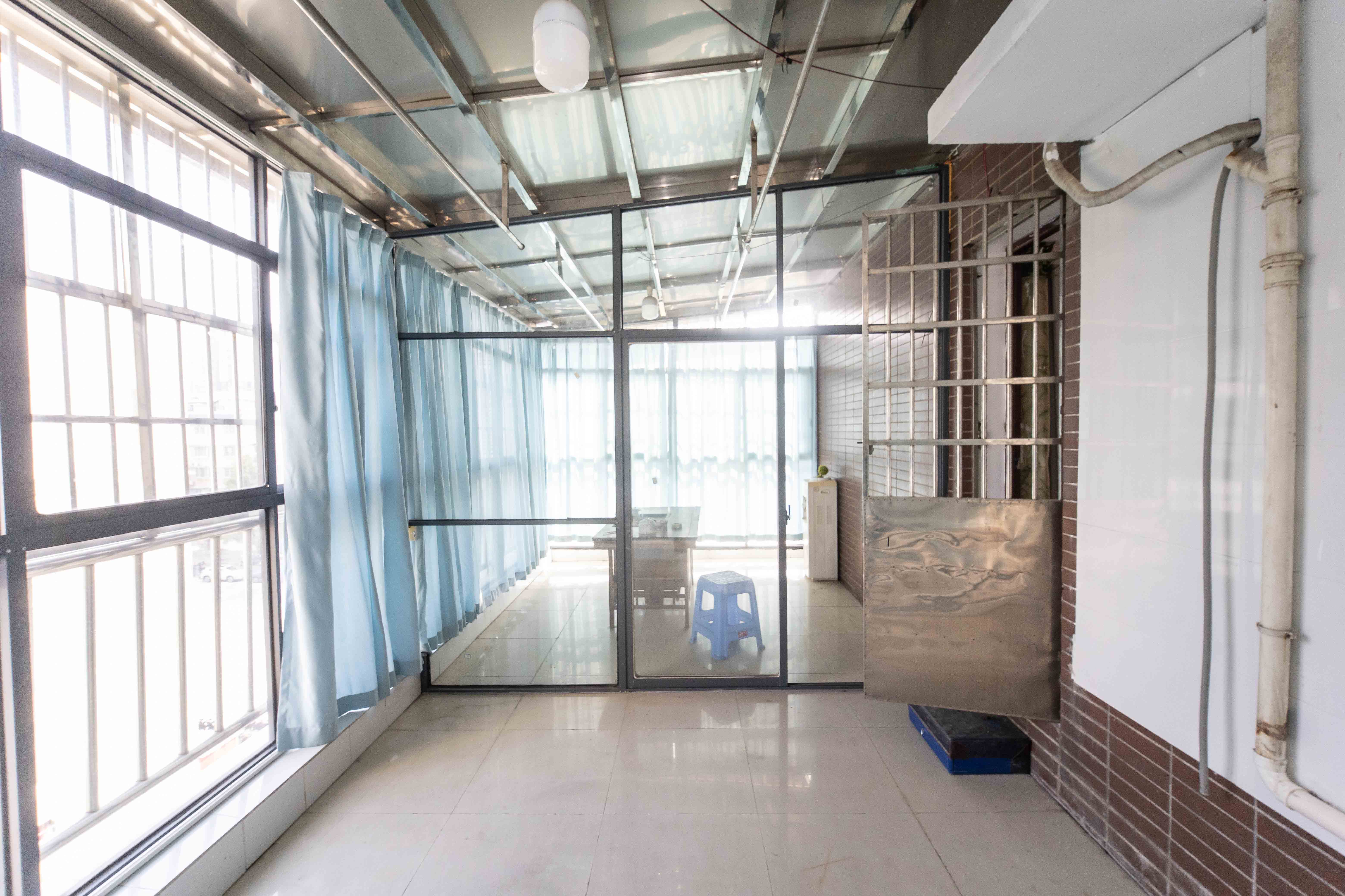 左岸右岸  3室2厅2卫    85.0万 左岸右岸  3室2厅2卫    85.0万阳台