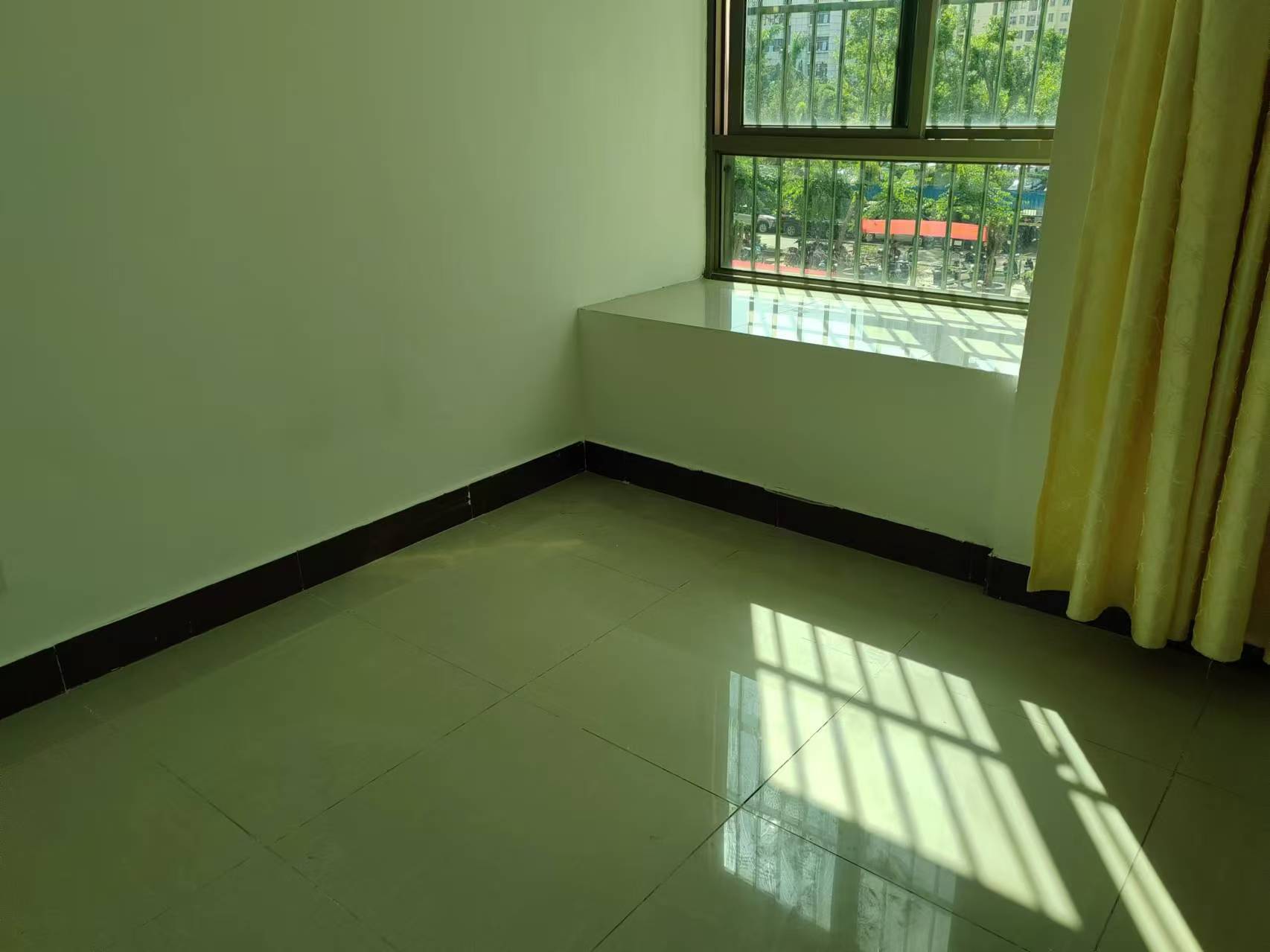 南海花园 2室2厅1卫 1800.0元/月 南海花园 2室2厅1卫 1800.0元/月室内图