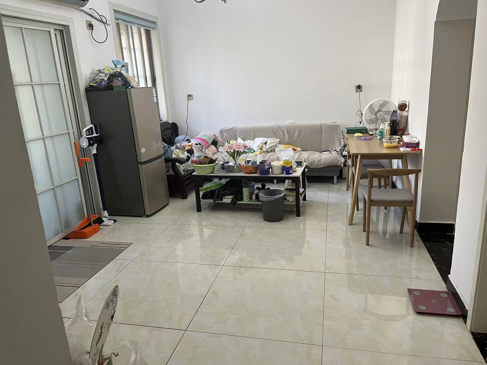 三湘小区  2室2厅1卫    1200.0元/月室内图