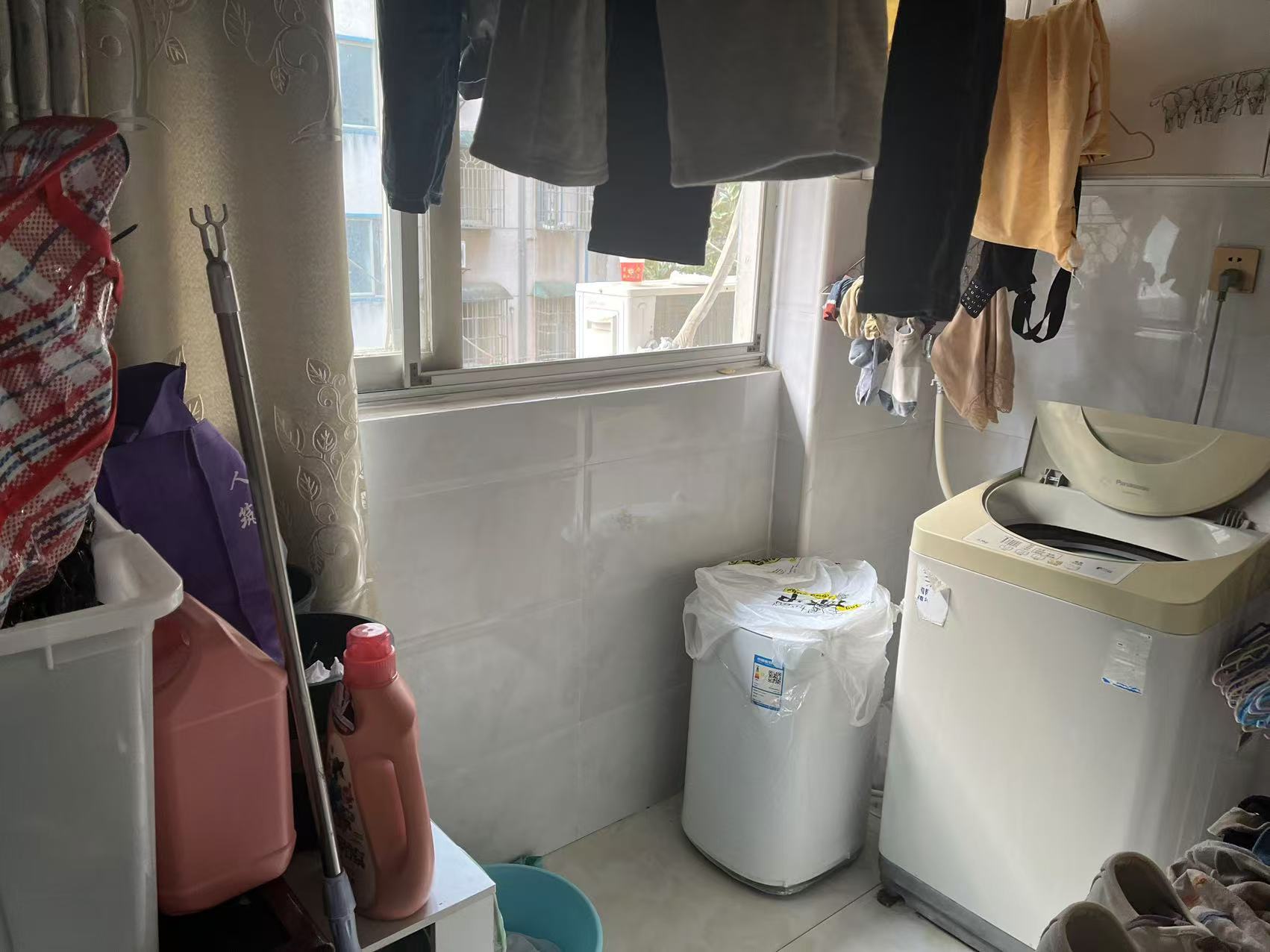 三湘小区 2室2厅1卫 1200.0元/月 三湘小区 2室2厅1卫 1200.0元/月室内图